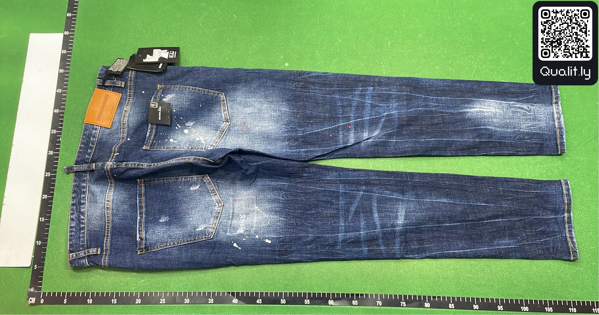 Jeans — QC-foto 3 av 4