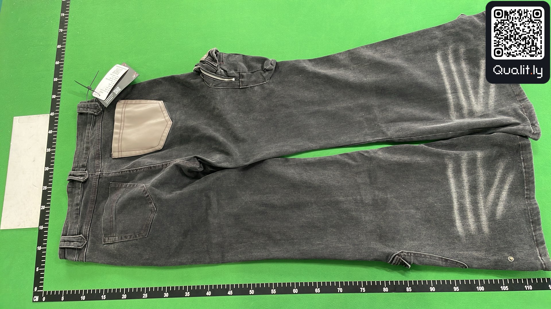 Jeans — QC-foto 2 av 4