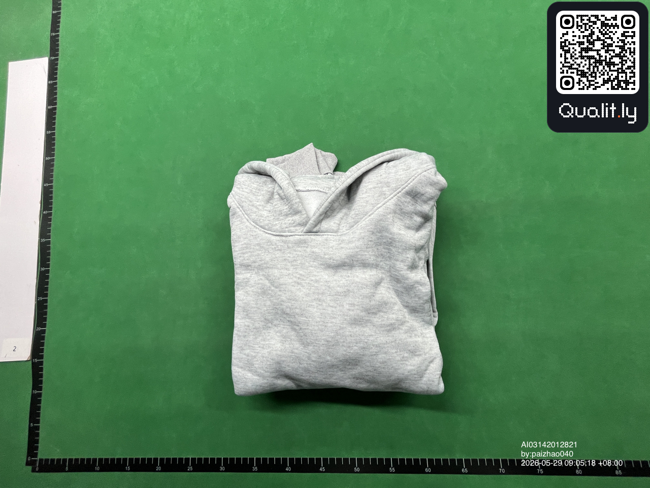 Bluza z kapturem — zdjęcie QC 1 z 10