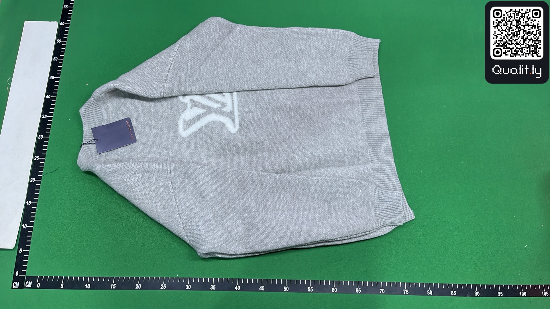 Sweter — zdjęcie QC 3 z 4