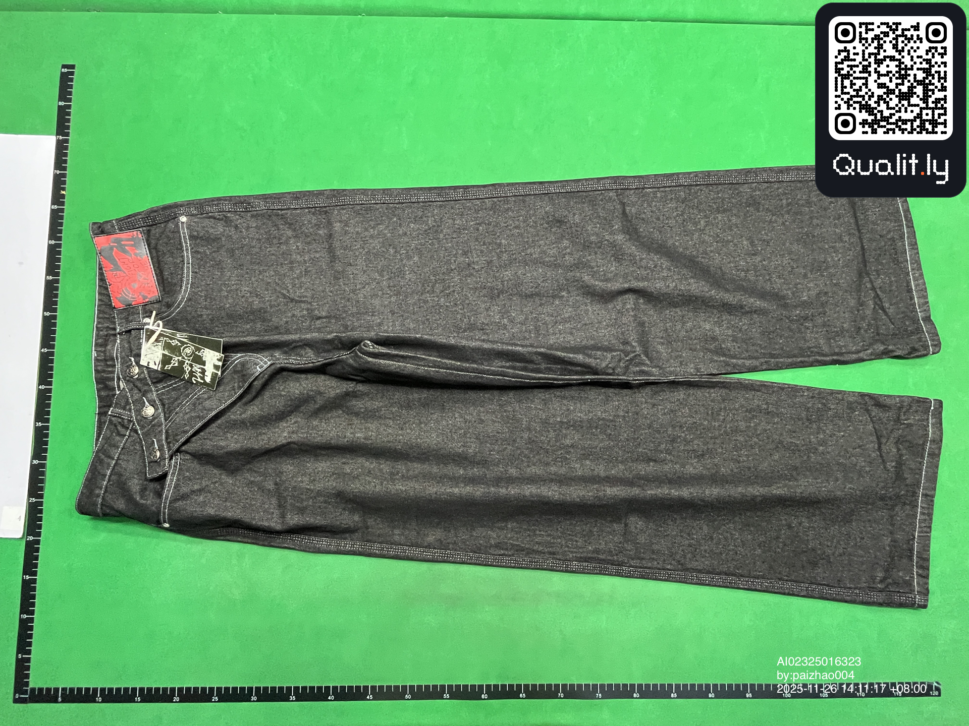 Jeansy — zdjęcie QC 3 z 4
