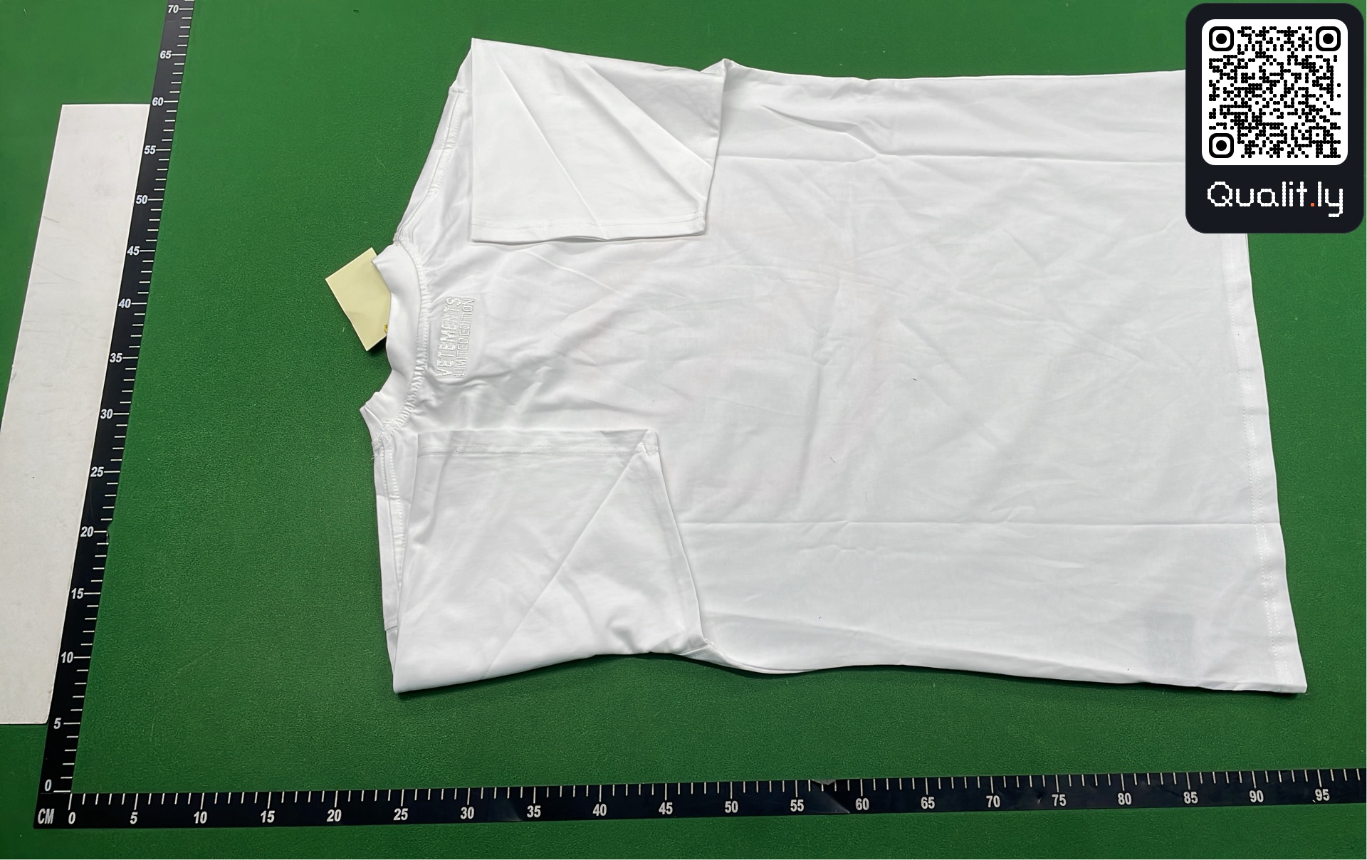 T-shirt — photo QC 3 sur 4