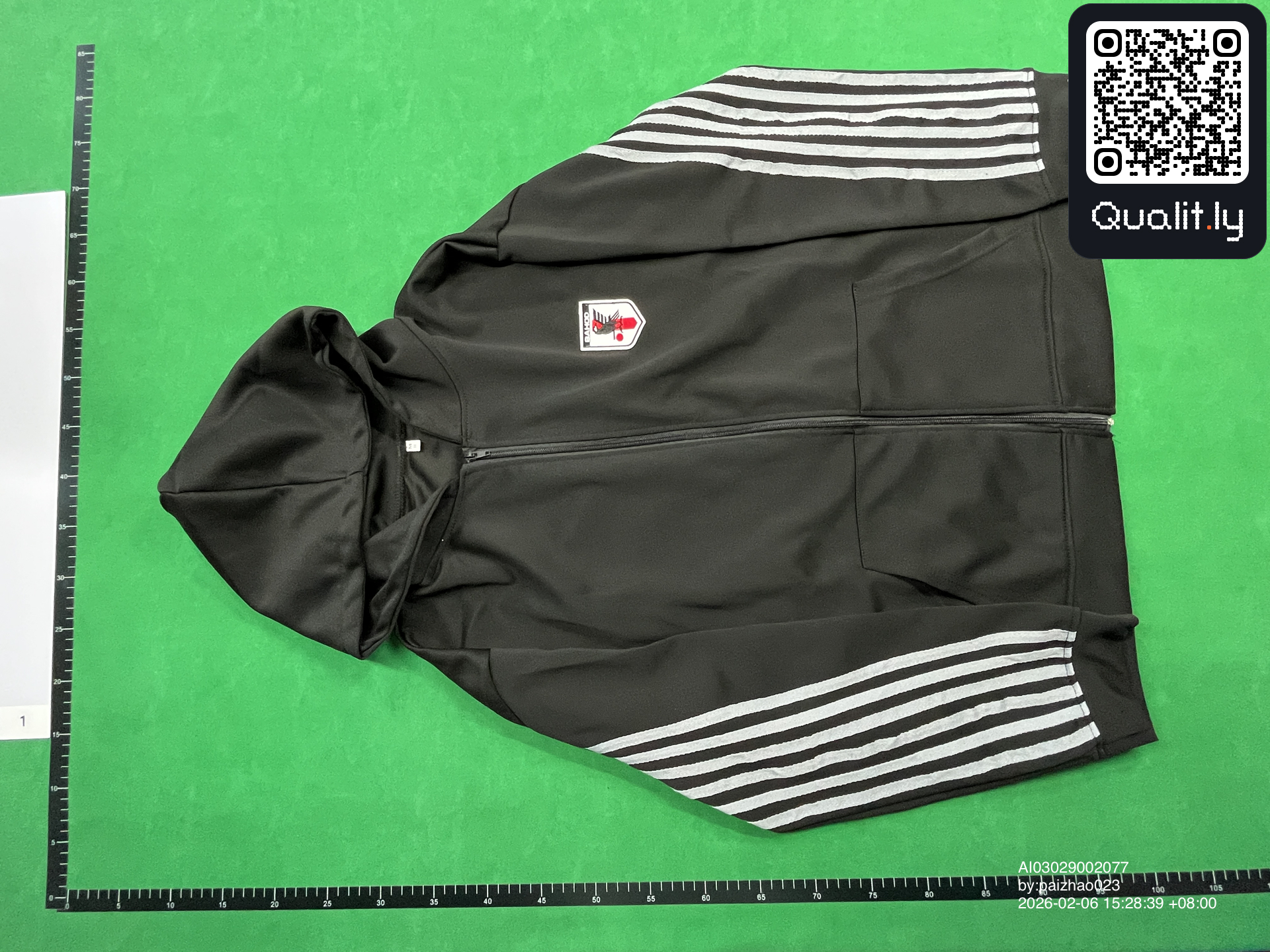 Pants QC photo 3 of 17
