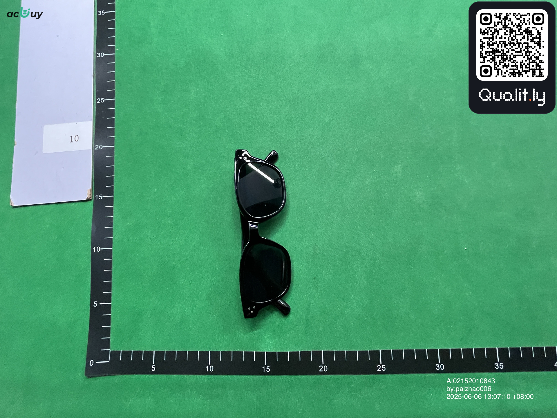 Sunglasses QC photo 1 of 6