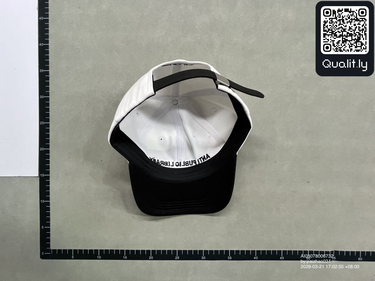 Casquette — photo QC 1 sur 3