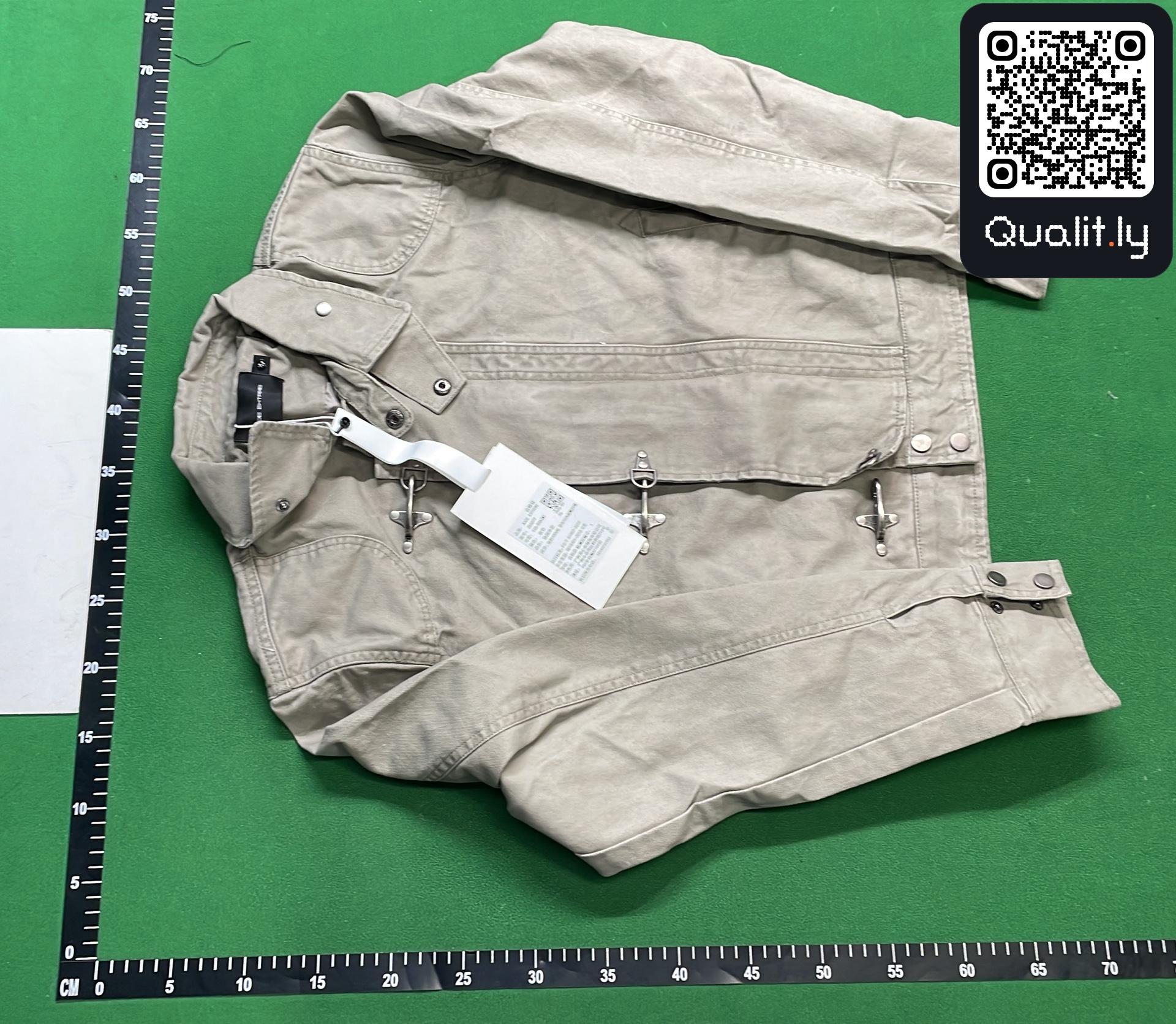 夹克 QC 照片 2 / 18