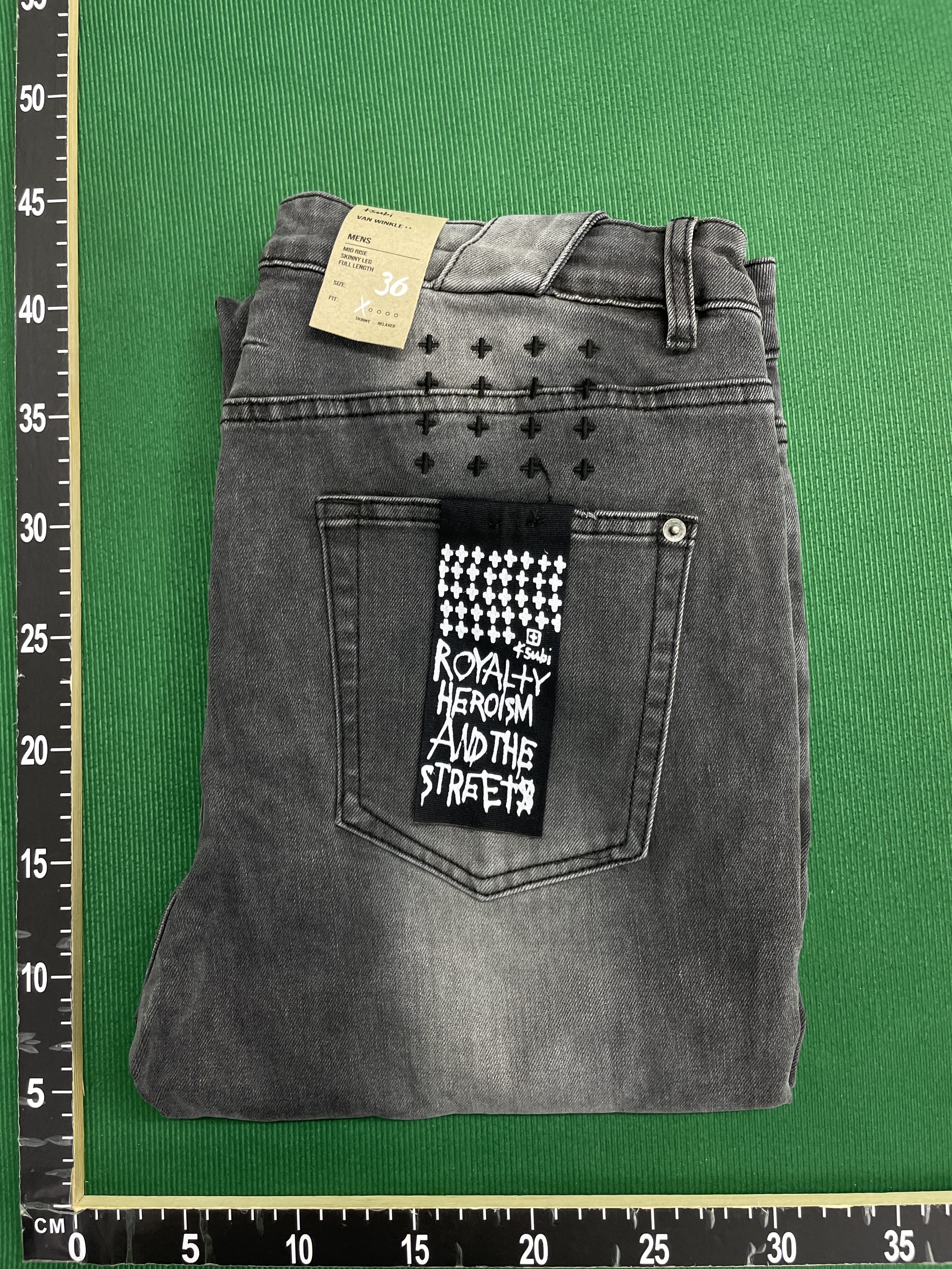 Jeans — QC-foto 1 van 59