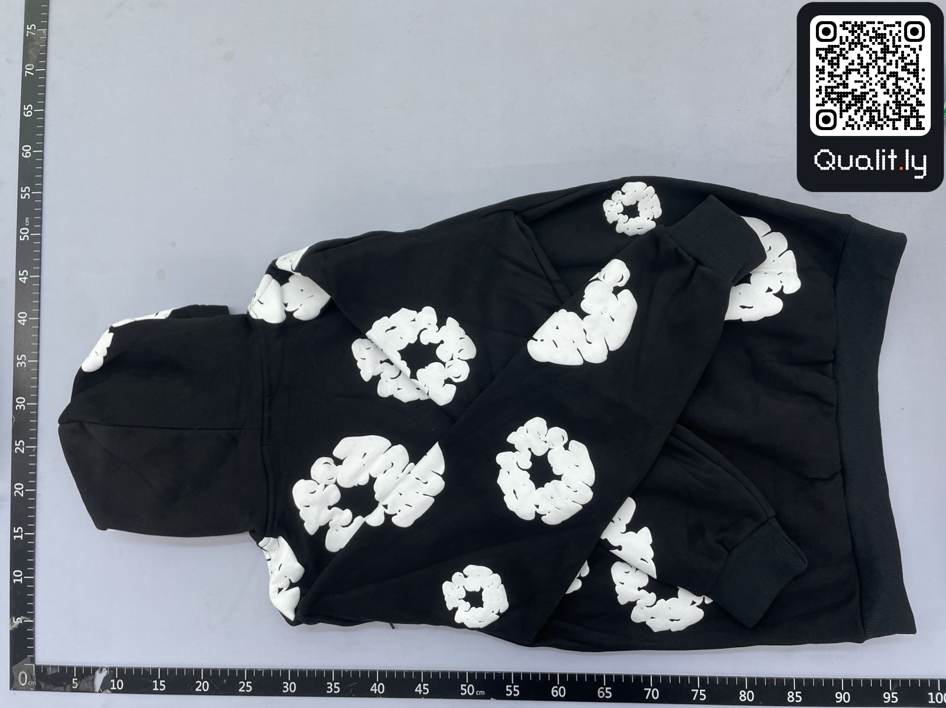 Hoodie QC photo 2 of 78