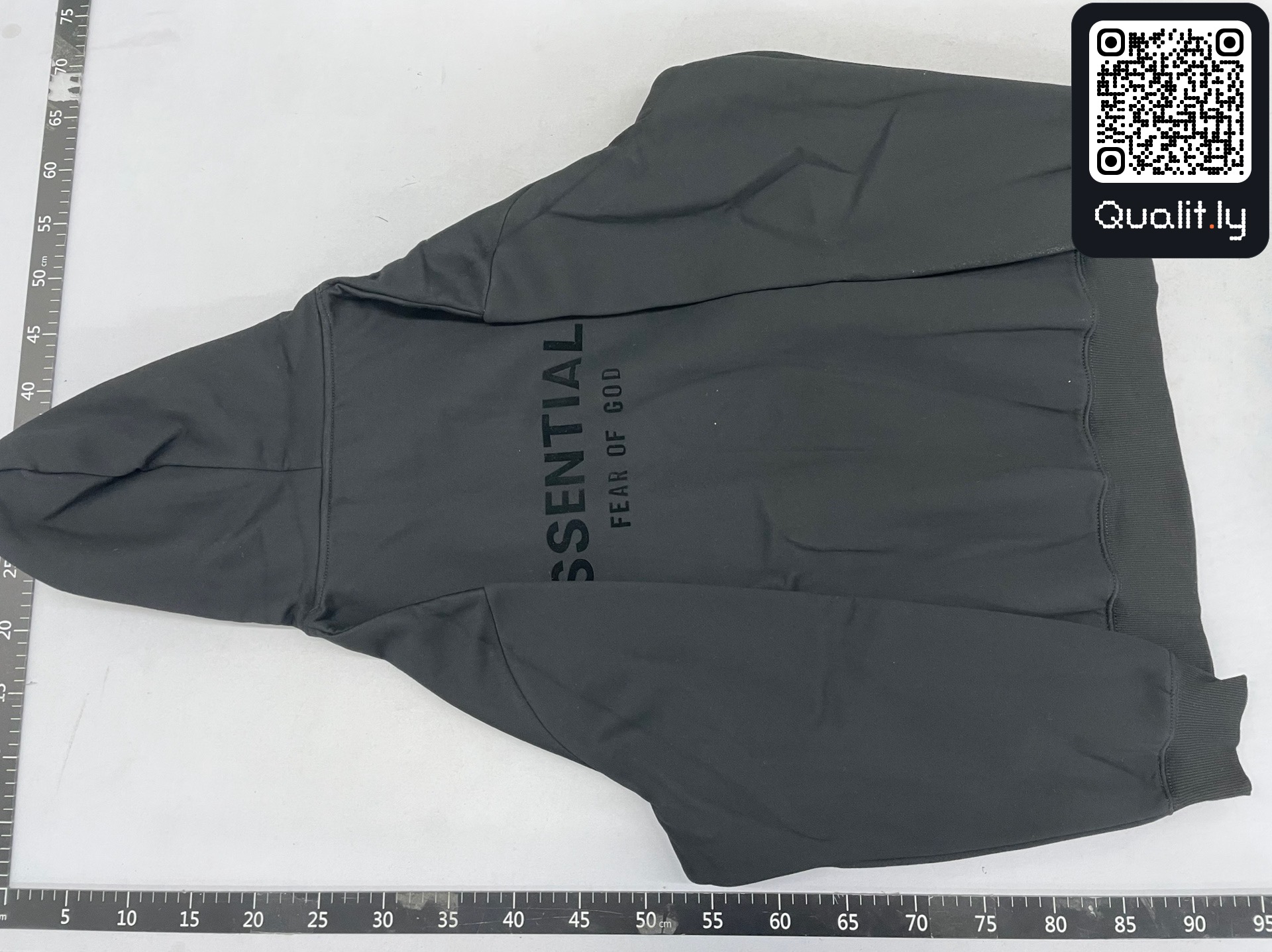 Hoodie — QC-Foto 2 von 71
