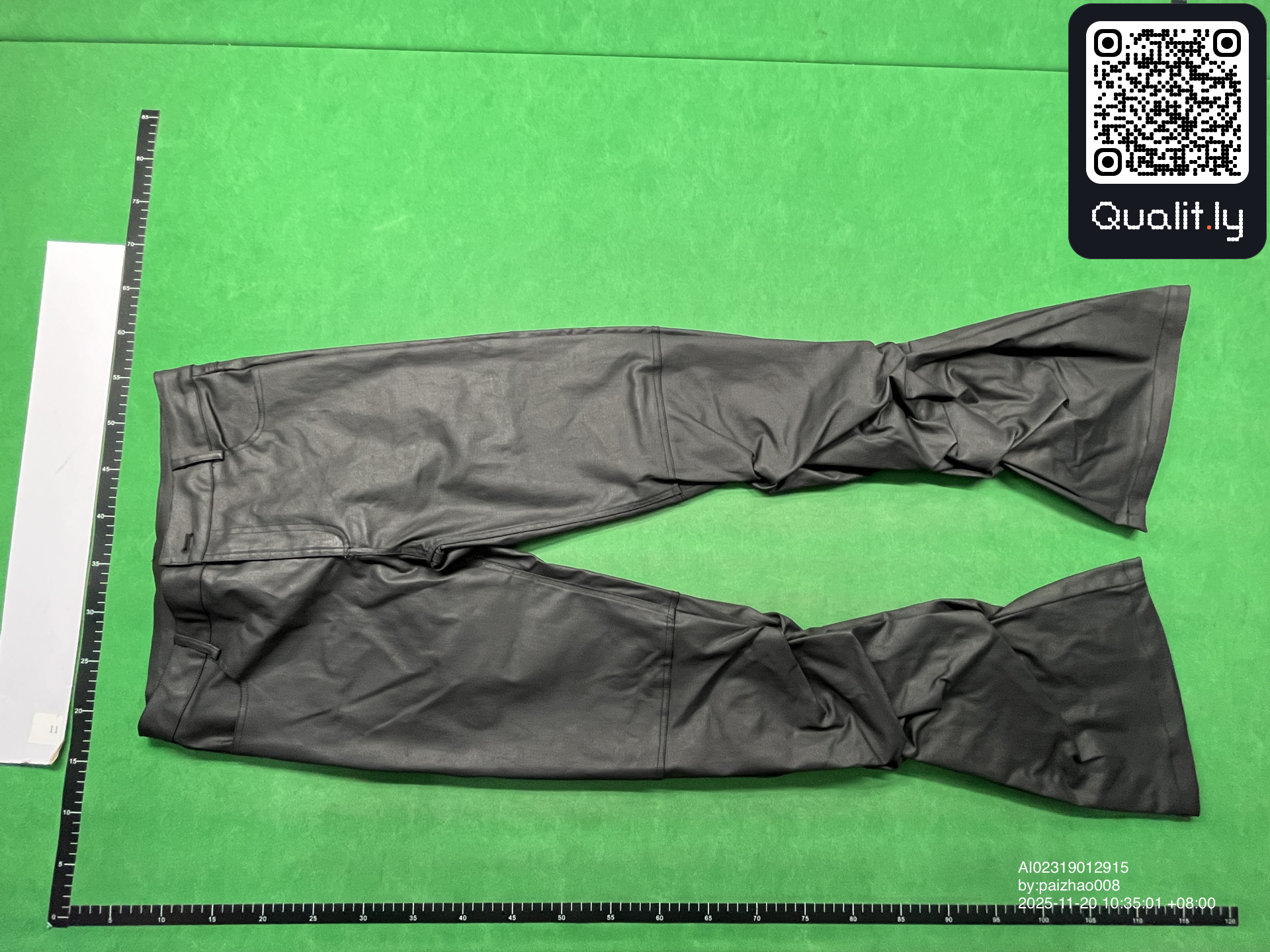 牛仔裤 QC 照片 3 / 4