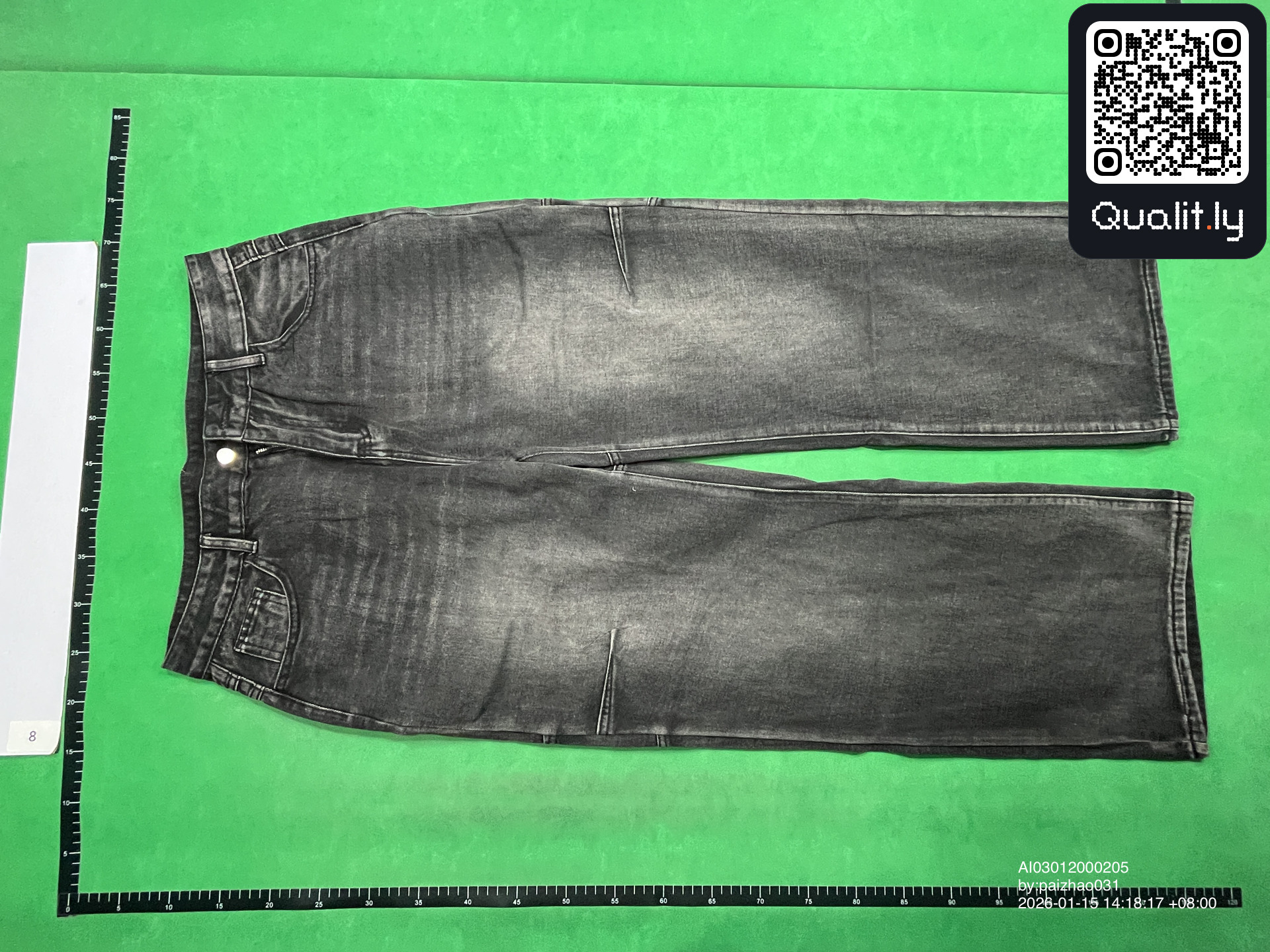 Jeansy — zdjęcie QC 3 z 4