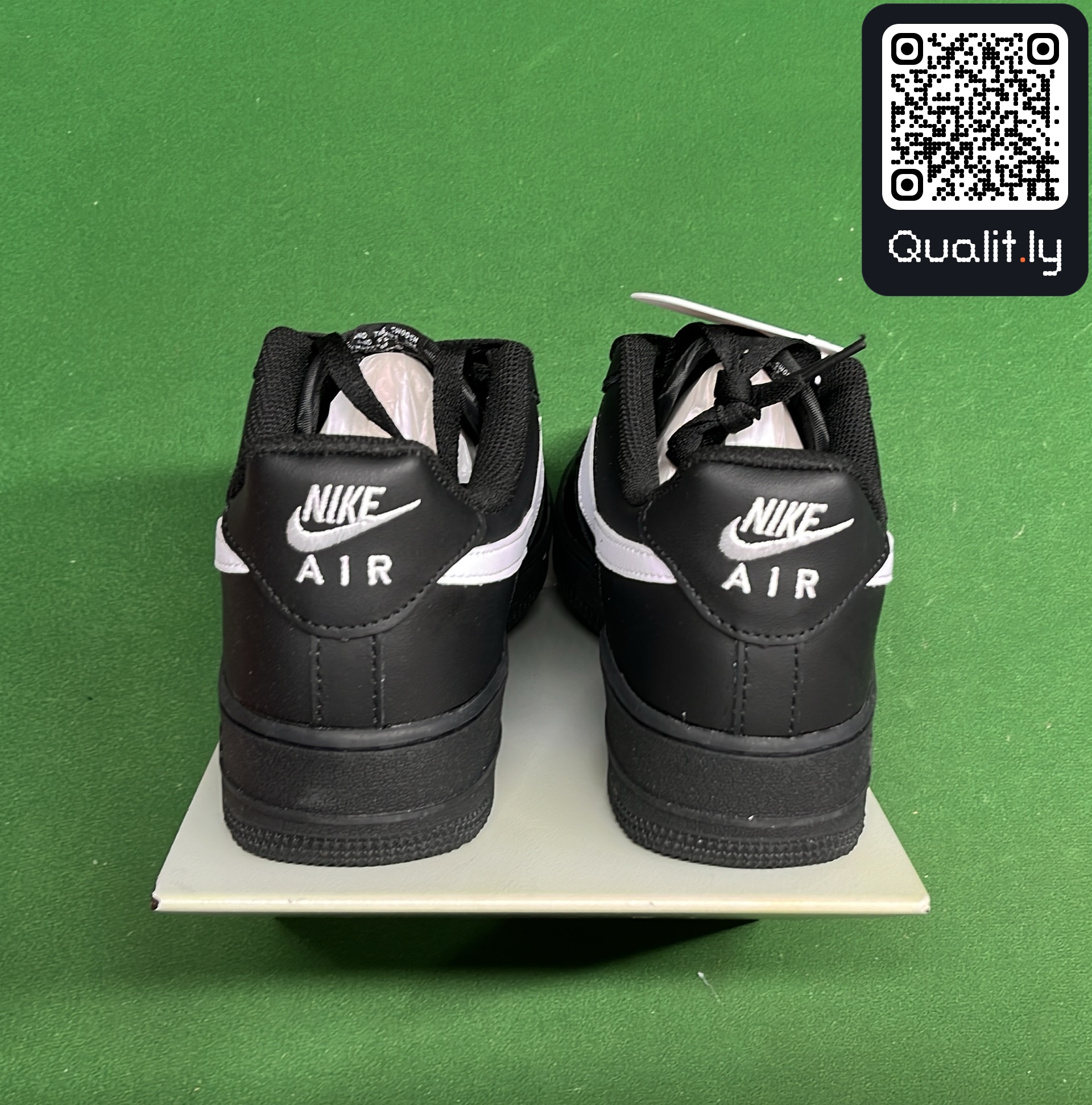 Sneakers QC photo 3 of 164