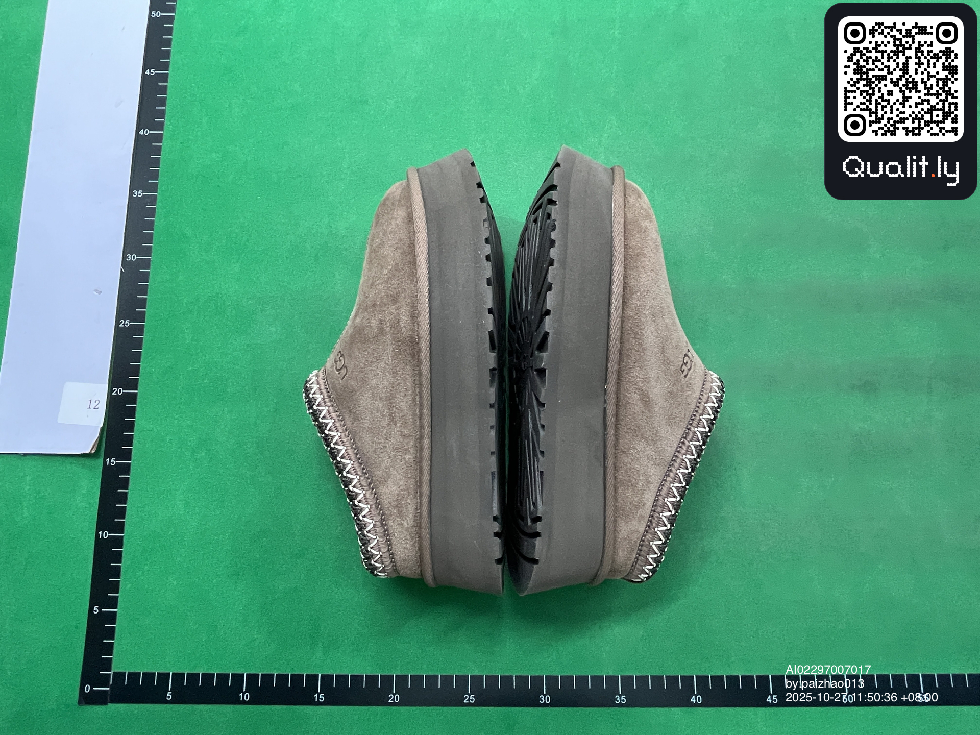 Sneakers QC photo 2 of 25