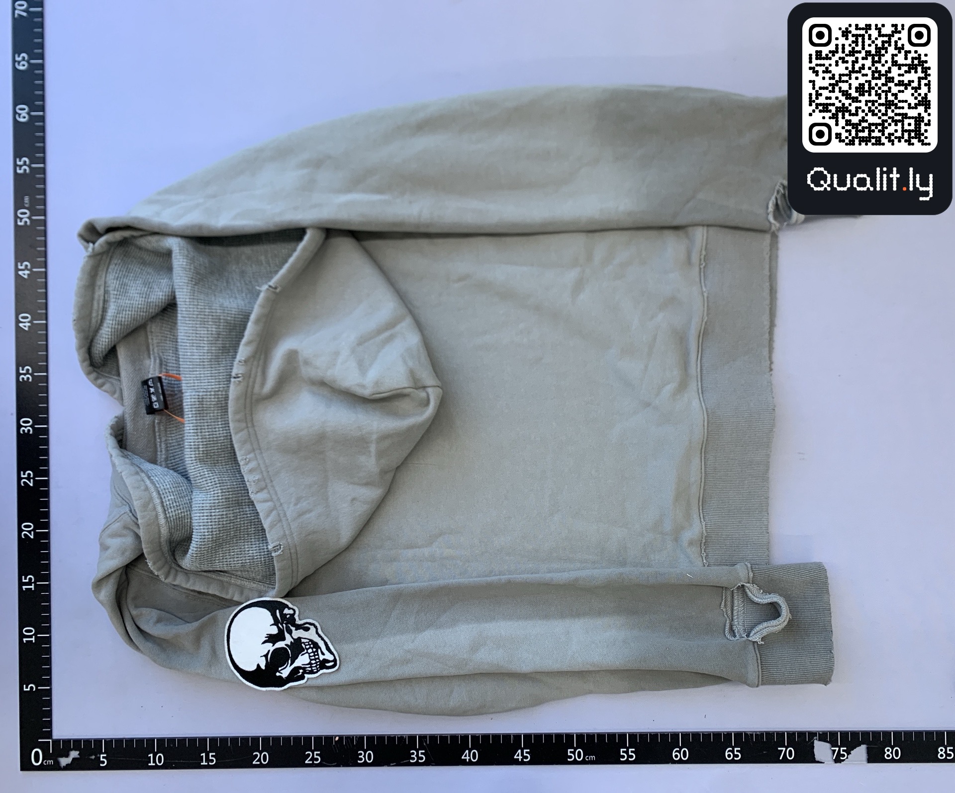 Hoodie QC photo 3 of 55