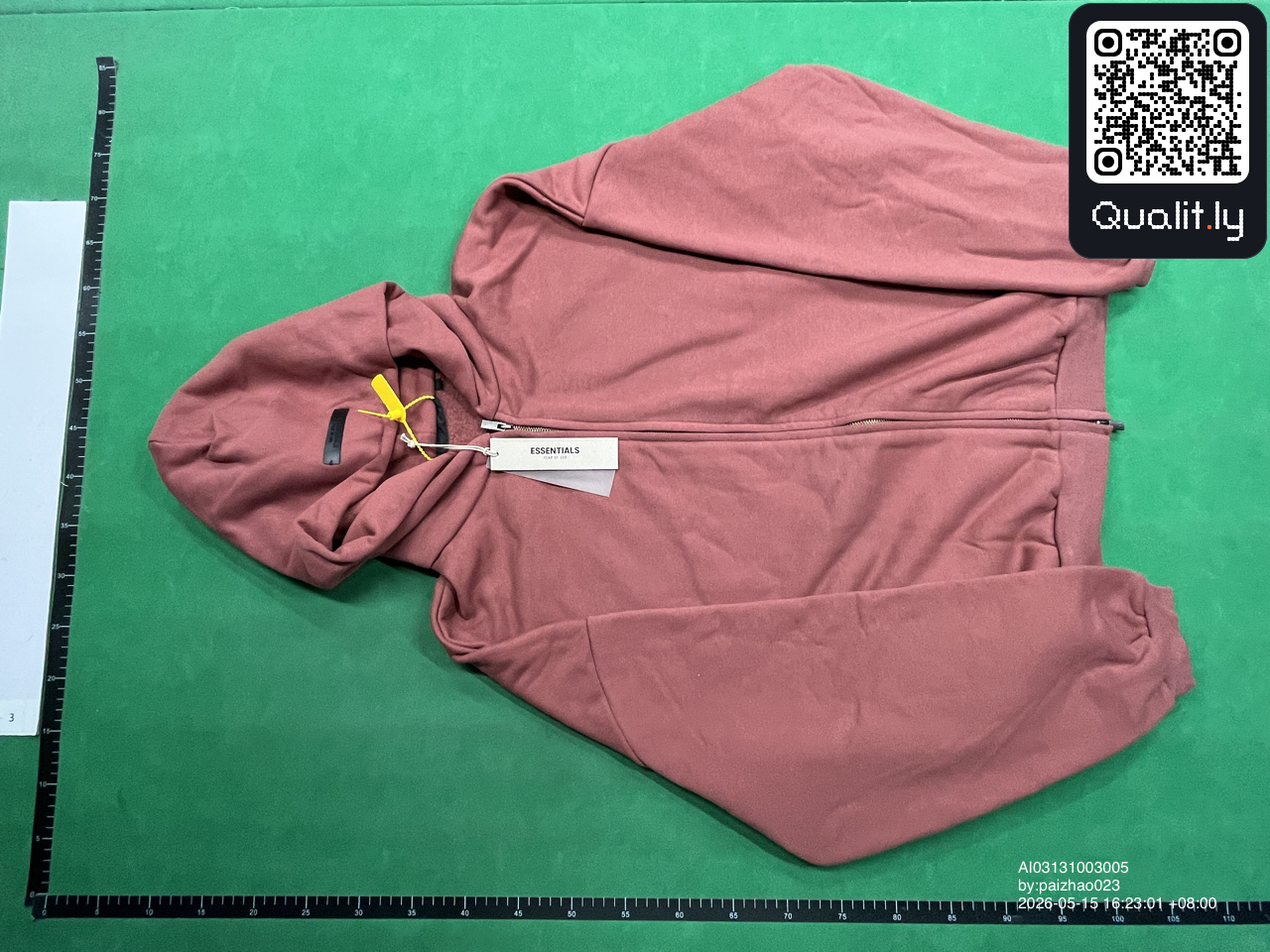 Hoodie — QC-Foto 2 von 34