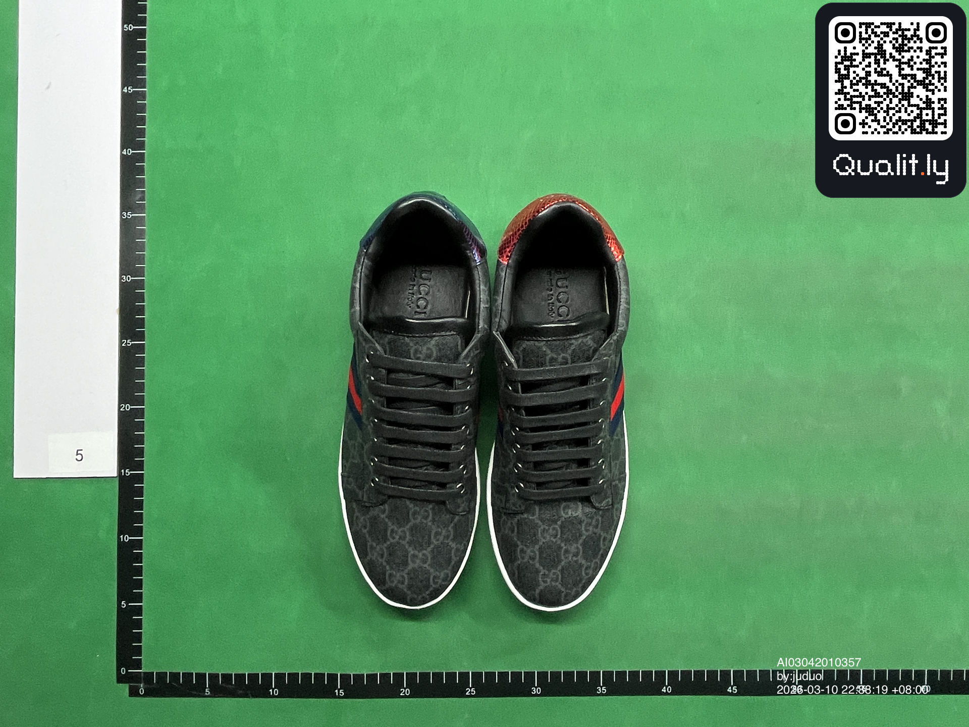 Sneakers — QC-foto 1 av 60
