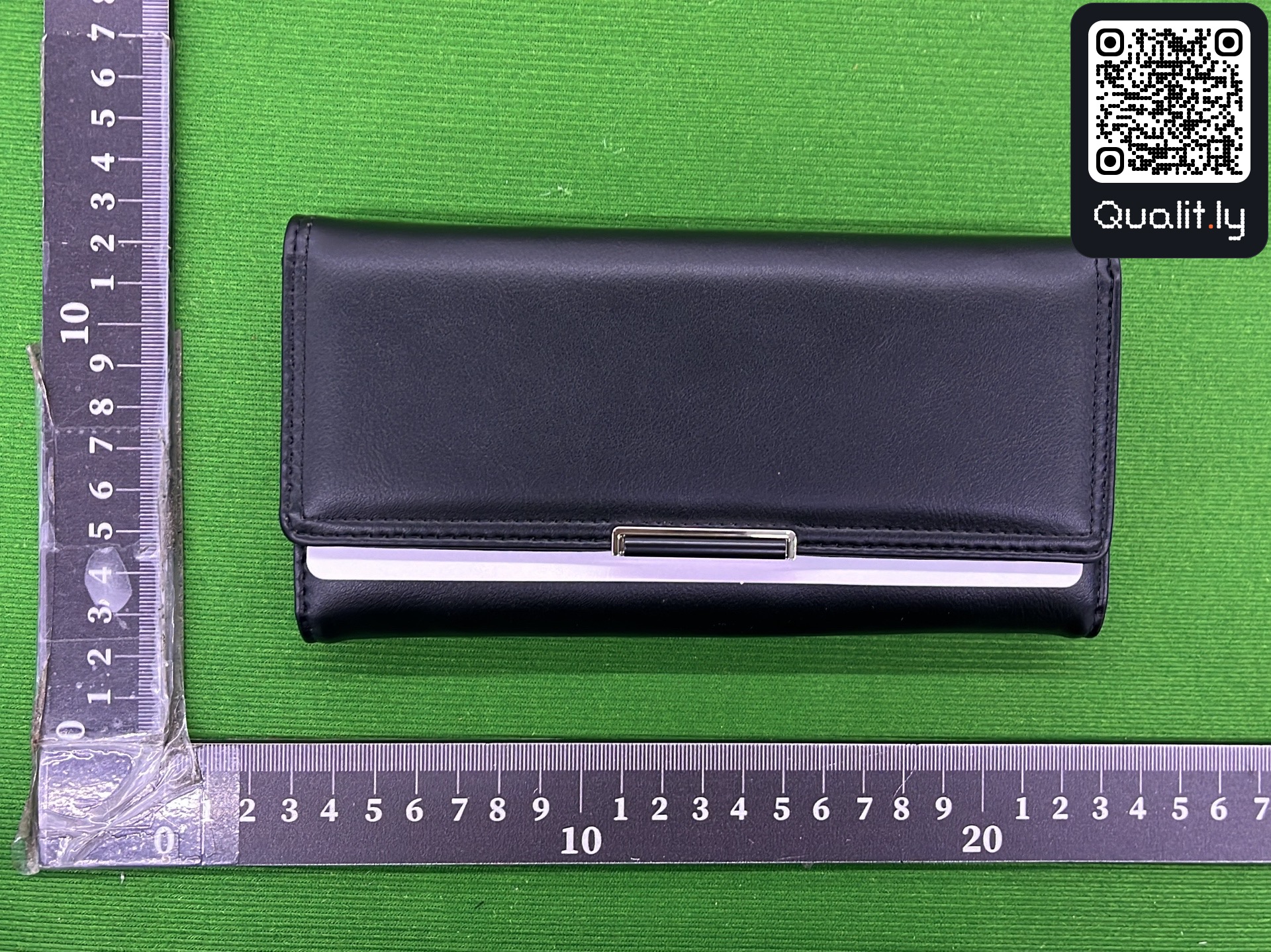 钱包 QC 照片 1 / 3