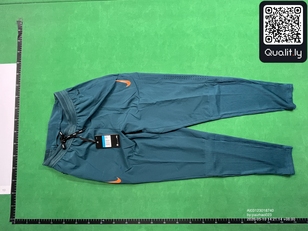 Pantaloni — fotografie QC 2 din 30