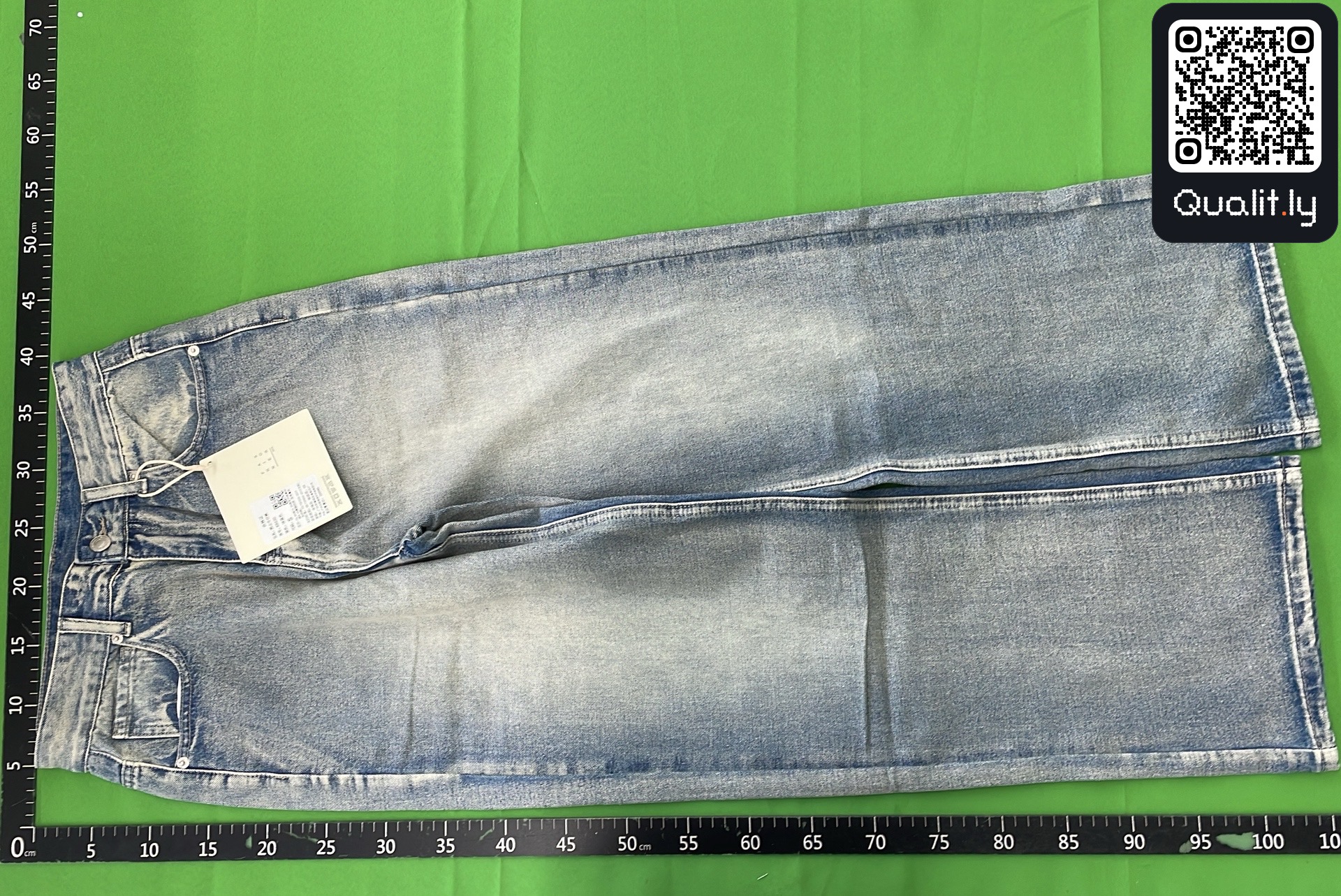 Jeansy — zdjęcie QC 2 z 4