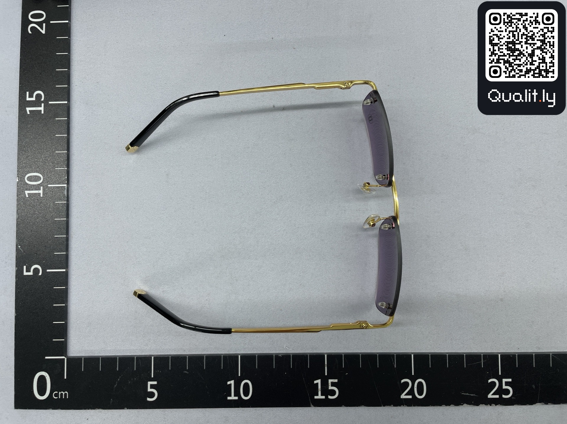 Sunglasses QC photo 3 of 68