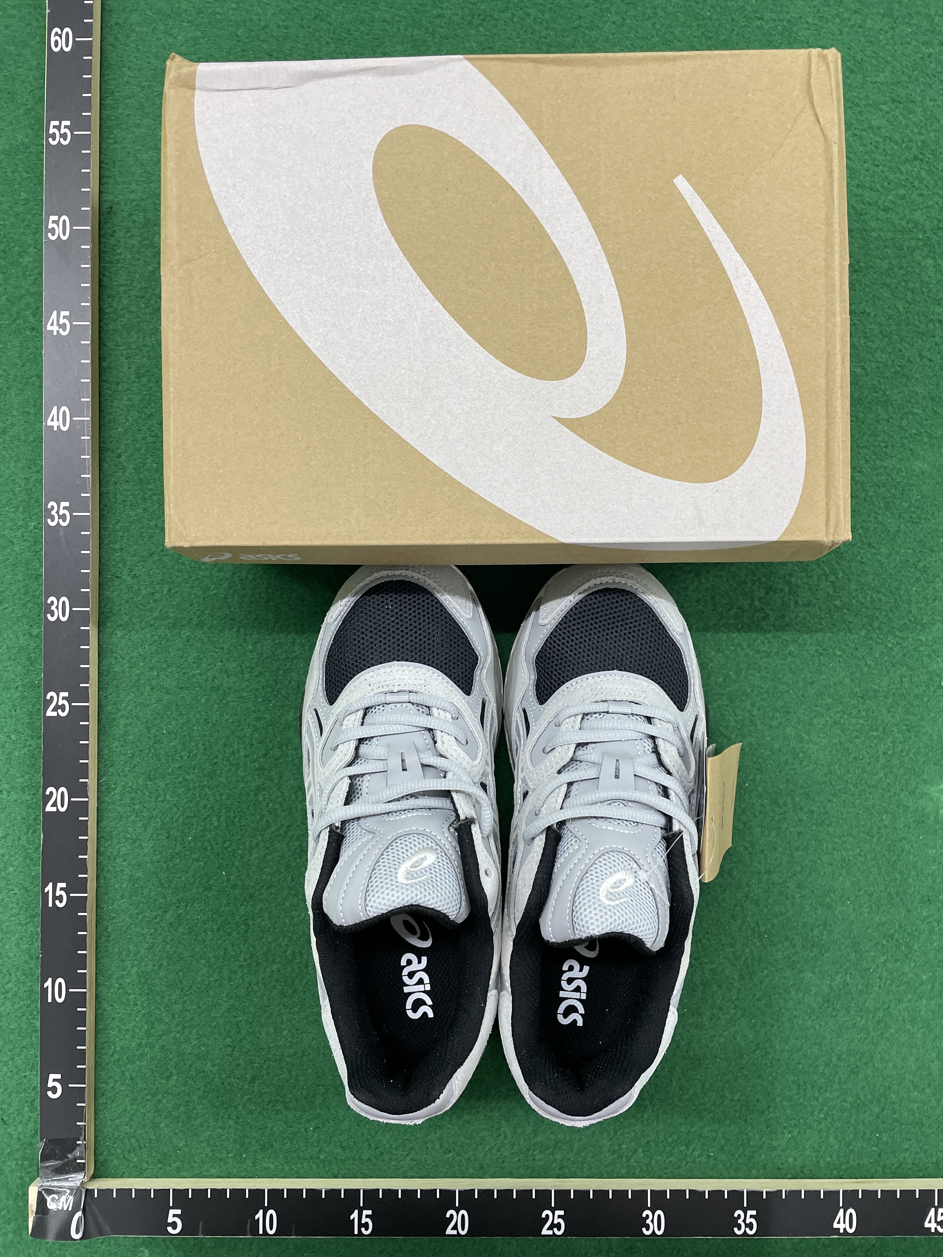 Sneakers QC photo 2 of 18