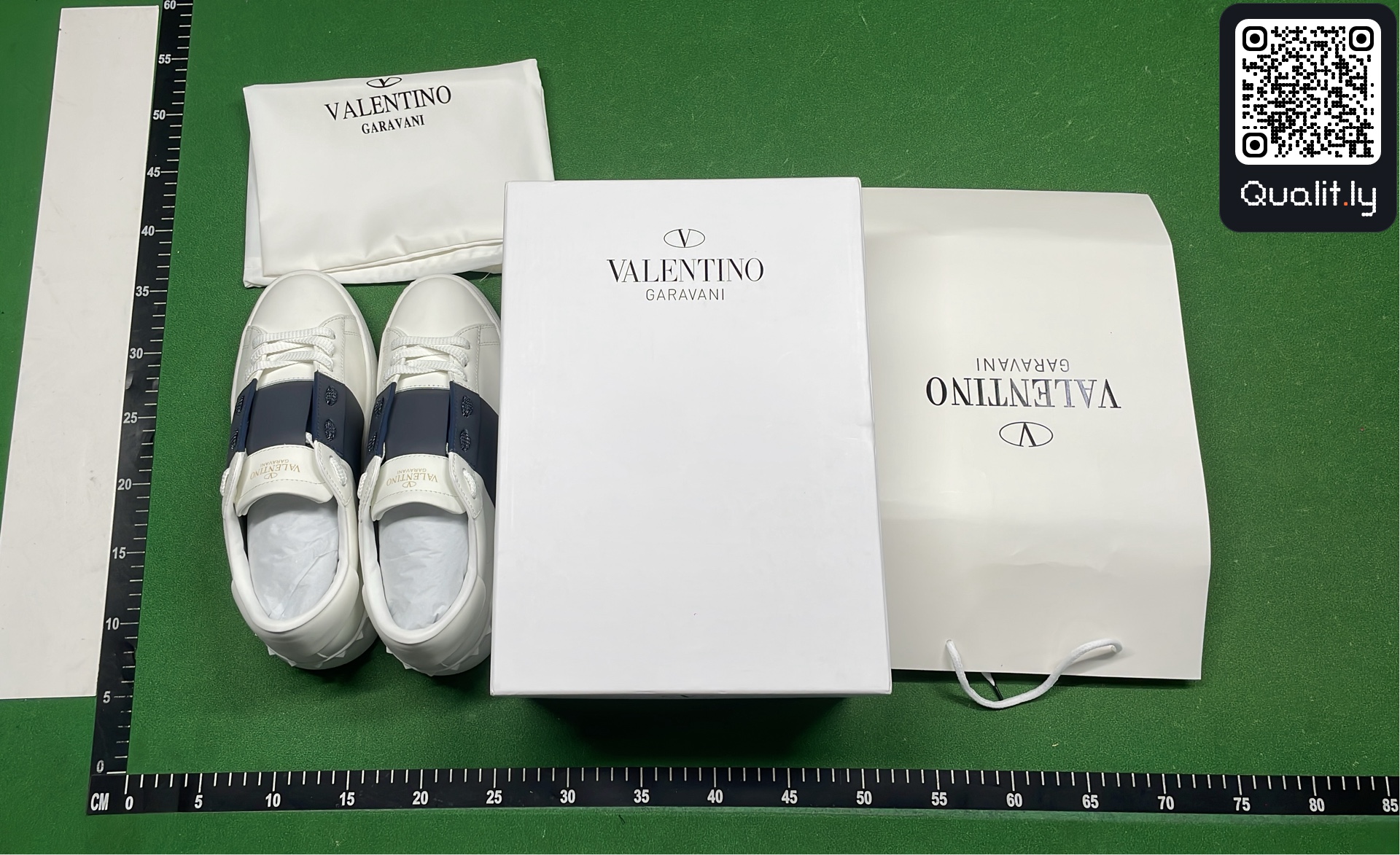 Sneakers — QC-foto 1 van 6