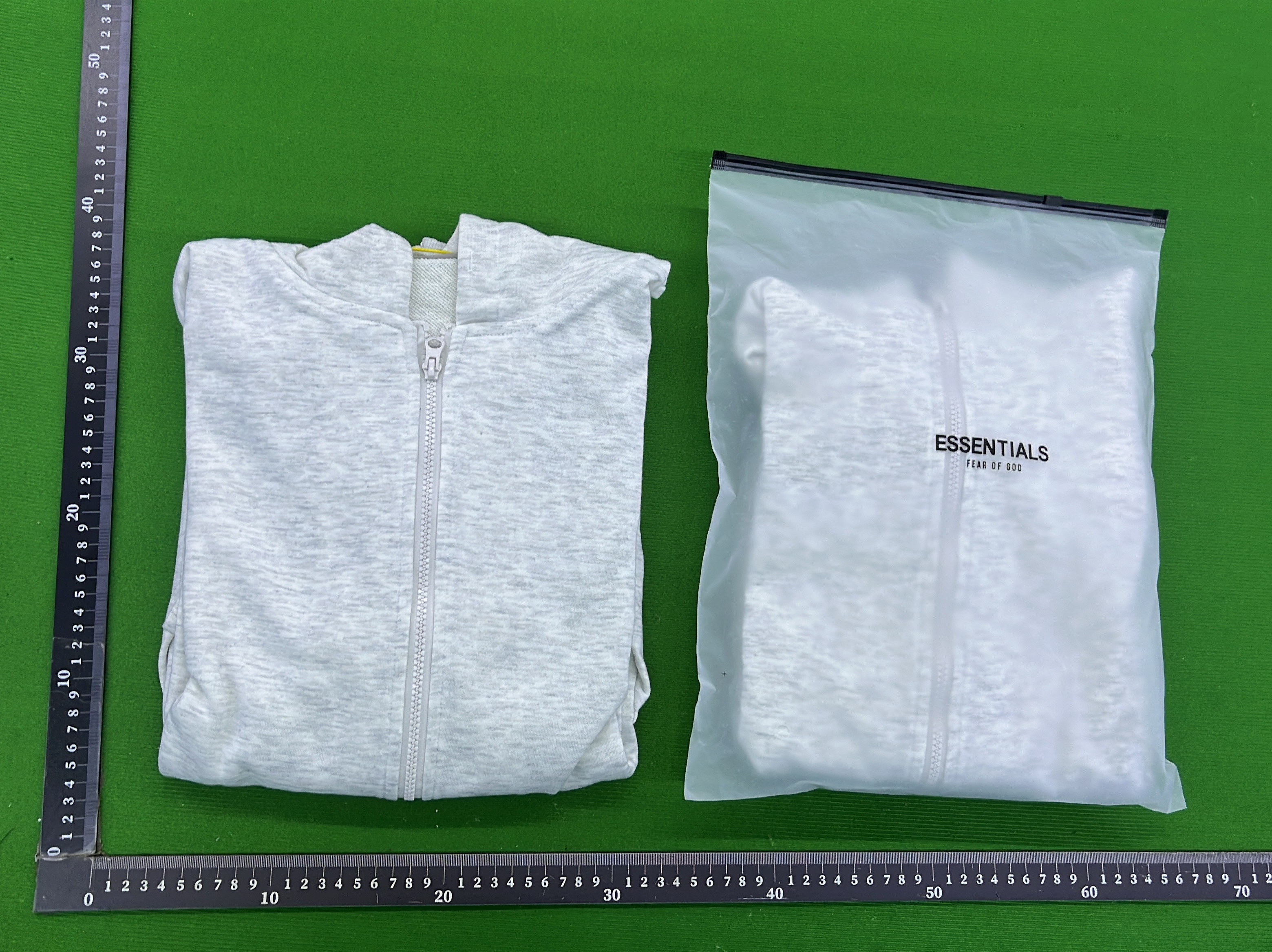 Bluza z kapturem — zdjęcie QC 1 z 8