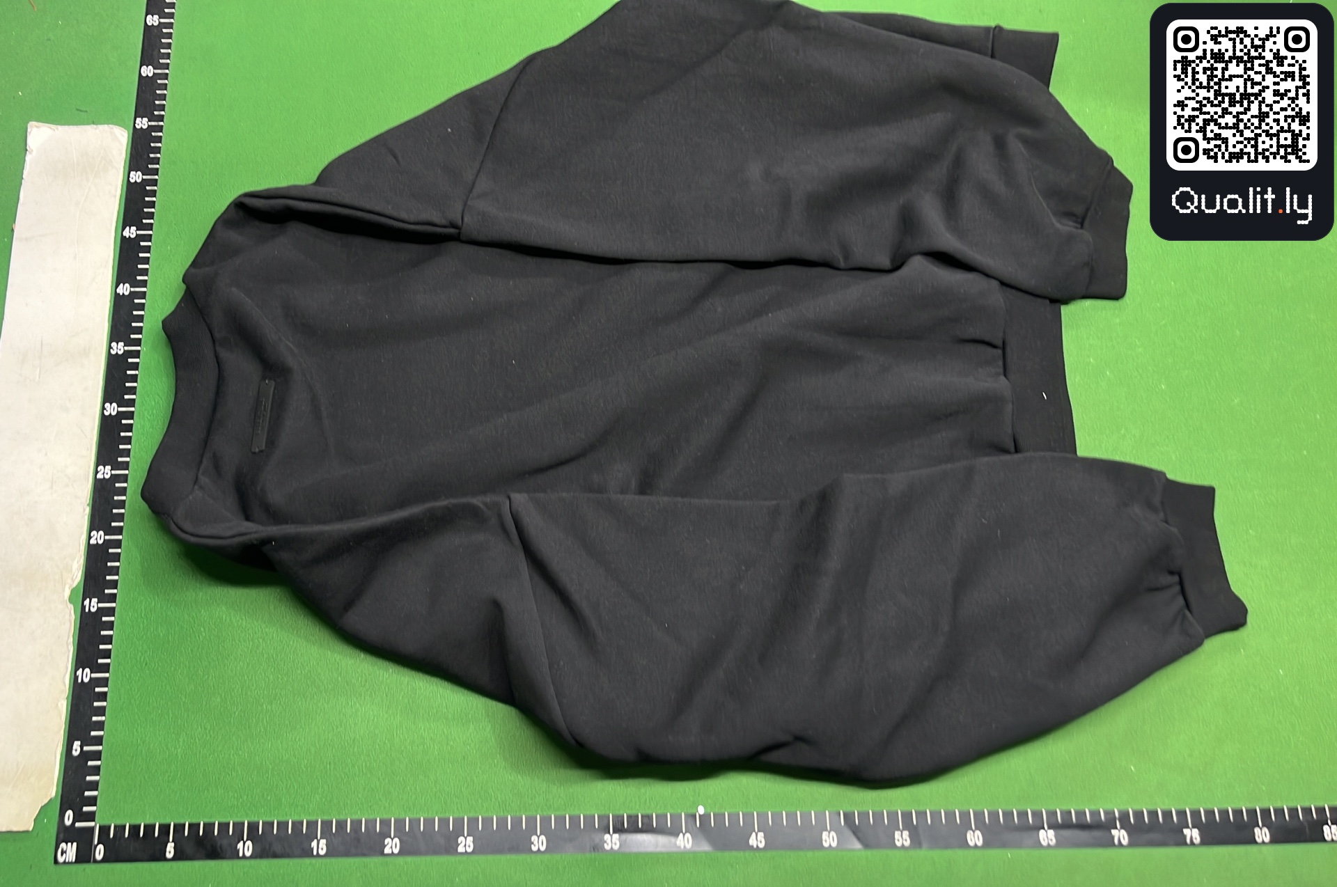 Hoodie QC photo 3 of 8