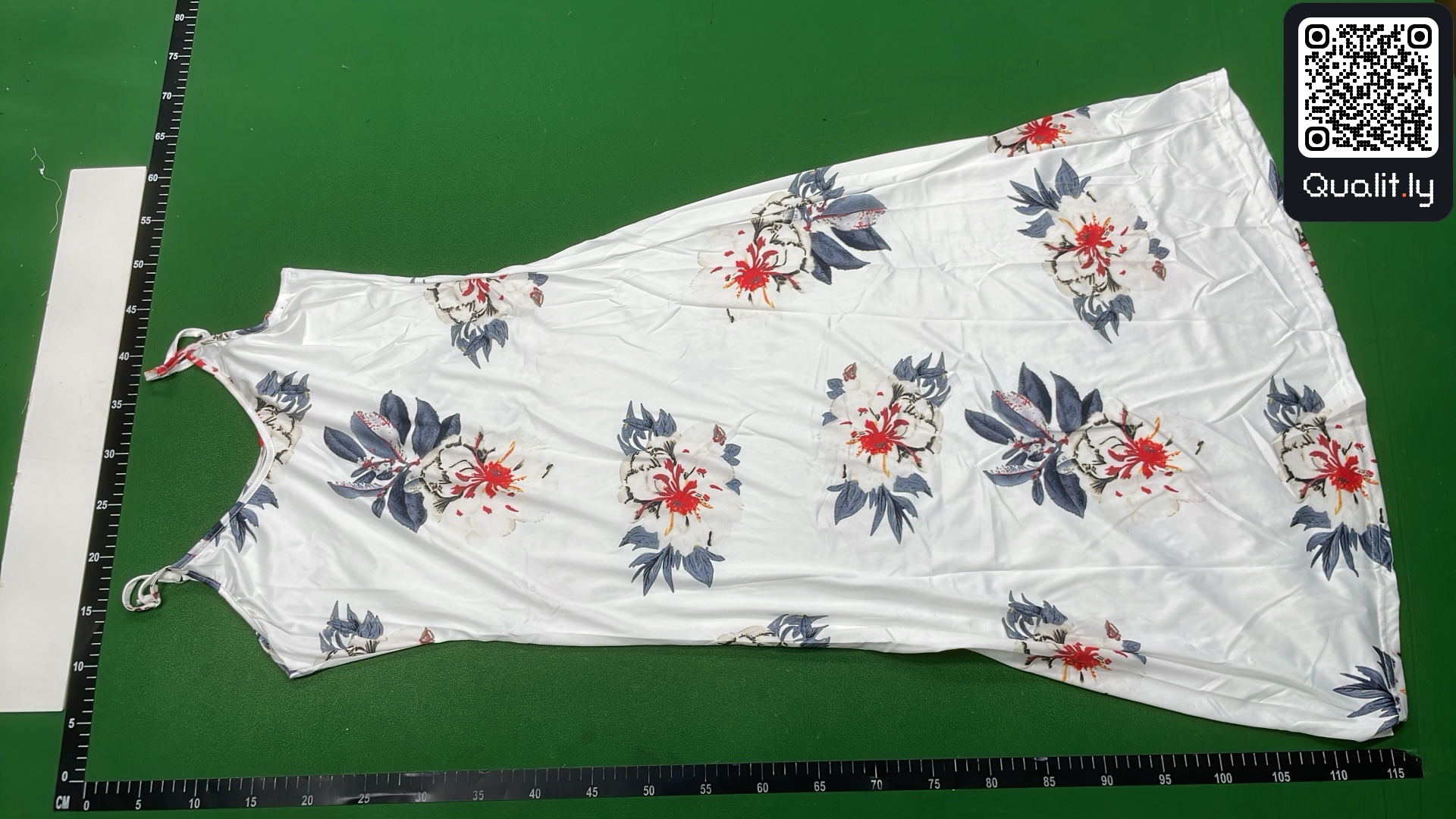 T-shirt — foto QC 3 di 8