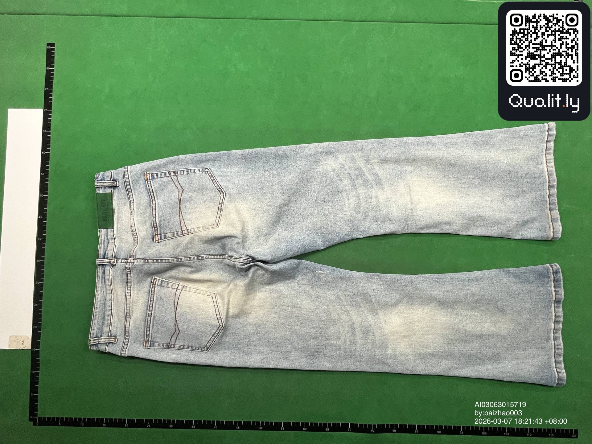 Jeans — QC-foto 2 van 40