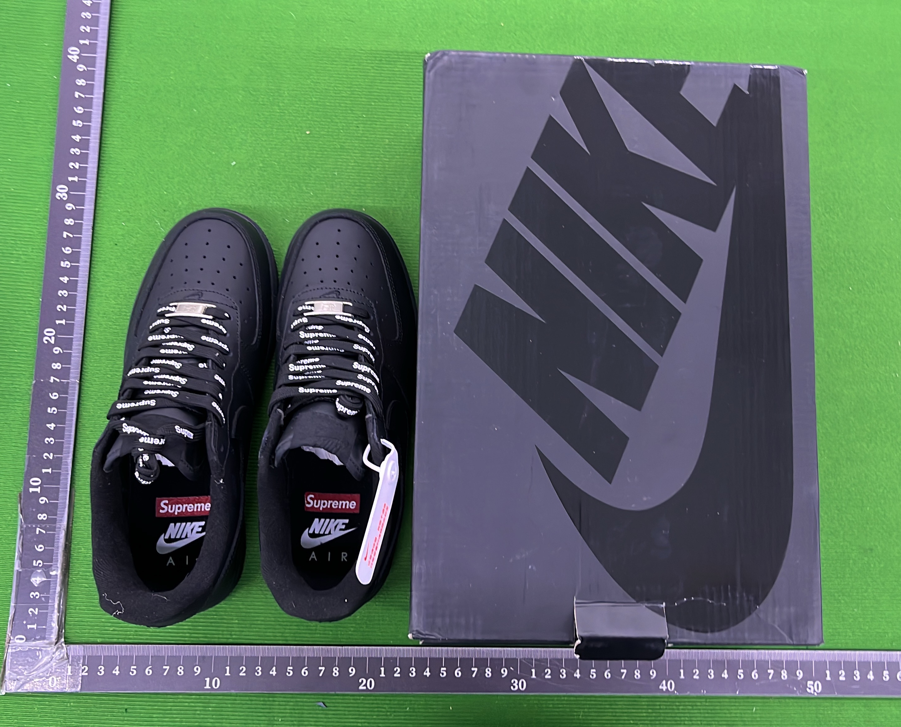 Sneakers QC photo 1 of 6