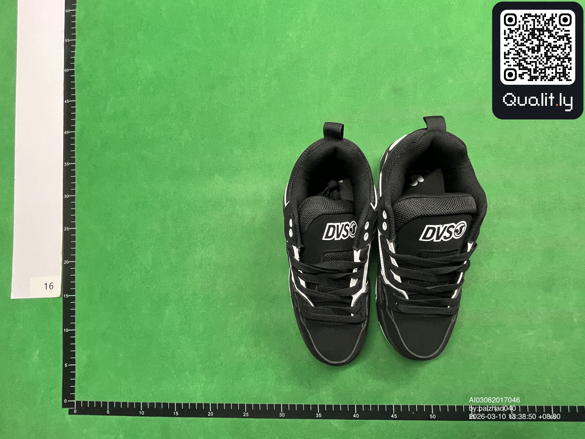 Sneakers — QC-foto 1 av 6