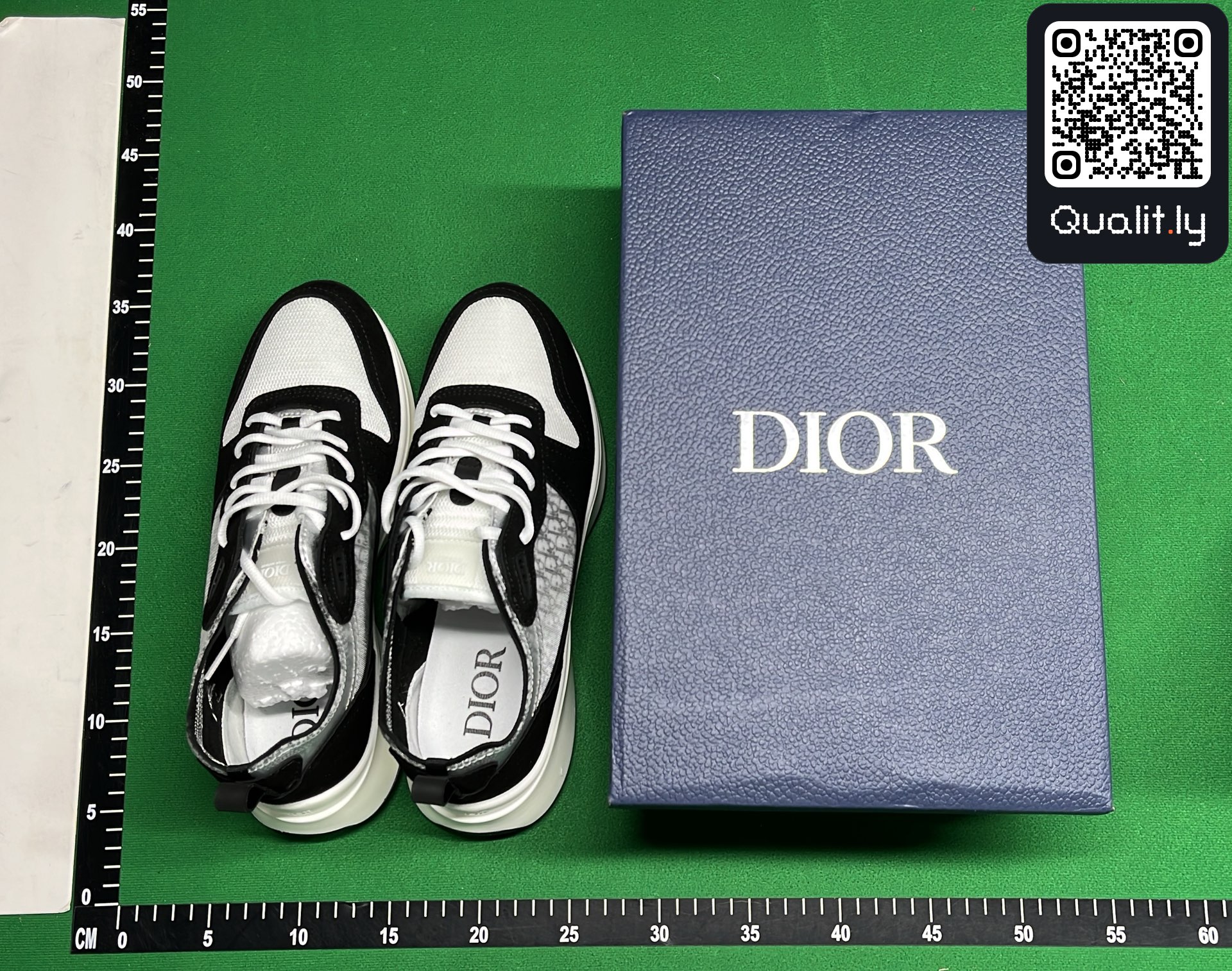 Sneakers — QC-foto 1 av 6