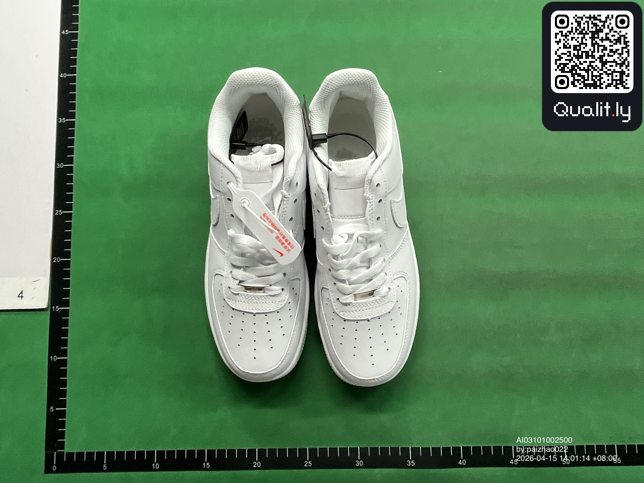 Sneakers QC photo 1 of 26
