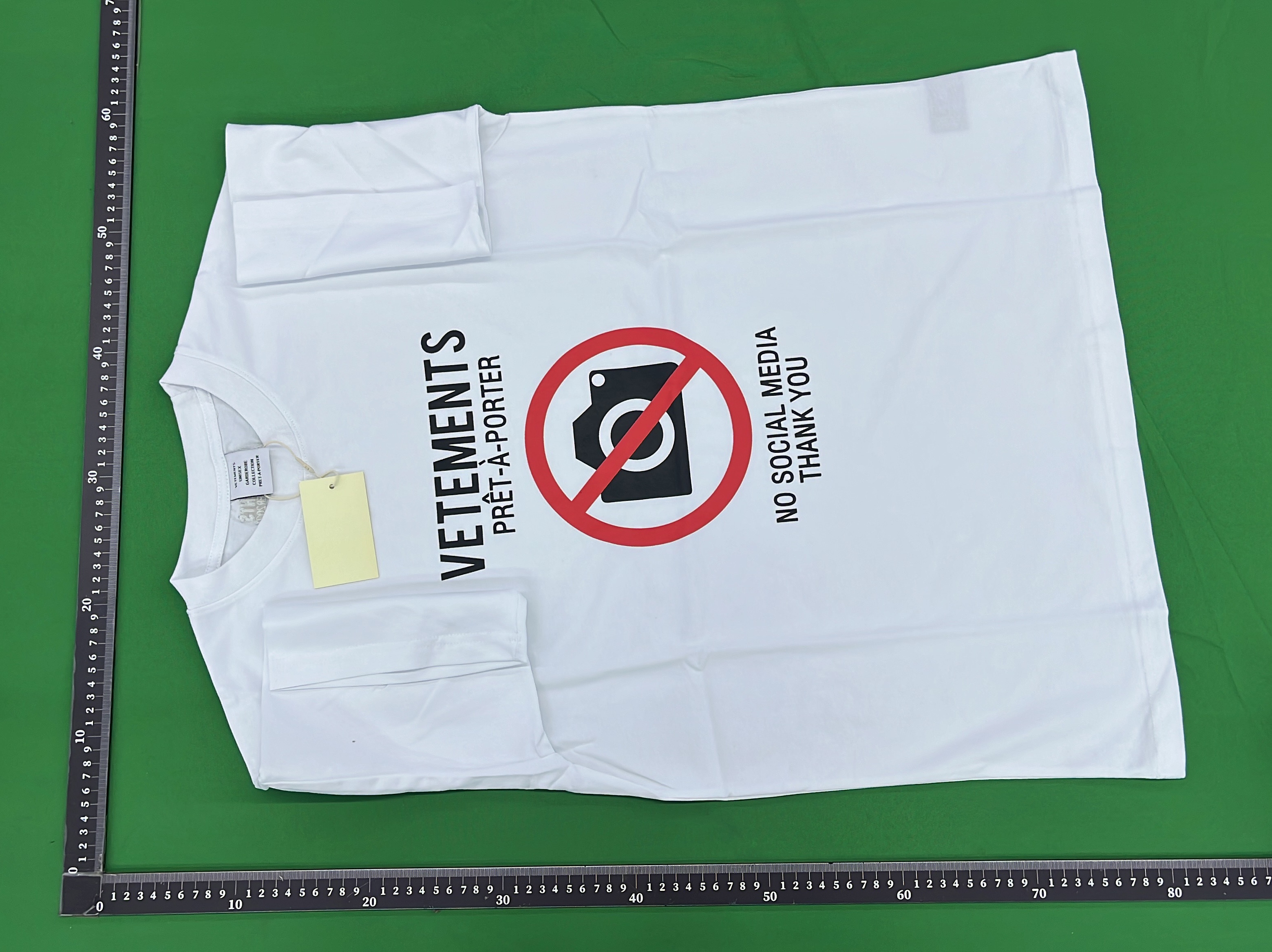 T-shirt — photo QC 3 sur 8