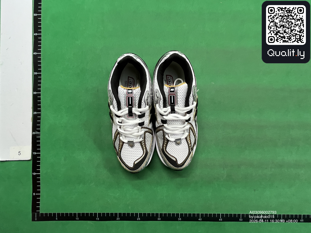 Sneakers — QC-foto 1 av 6
