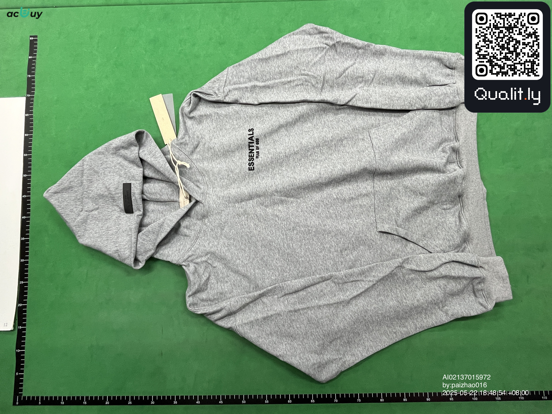 Hoodie — QC-Foto 3 von 32