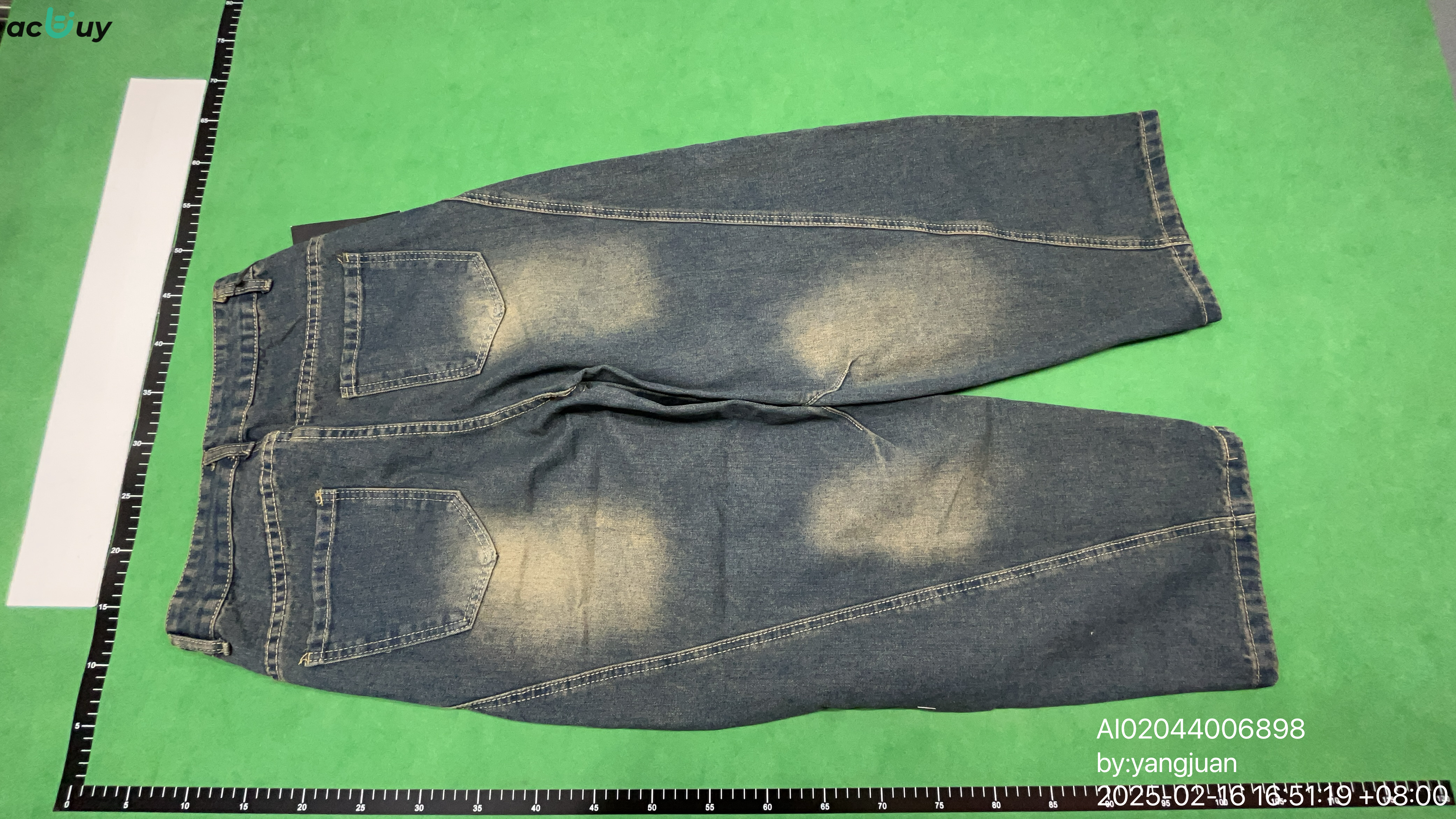 Jeans — QC-foto 2 av 4