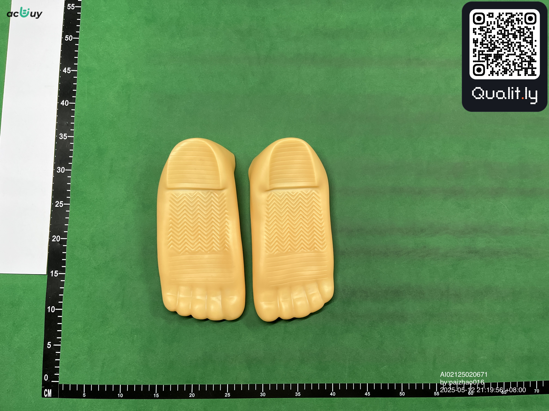 Slides QC photo 2 of 18