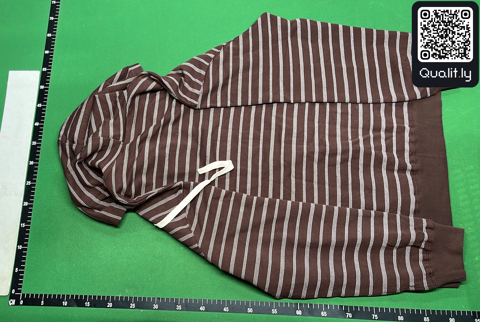 Hoodie QC photo 3 of 16