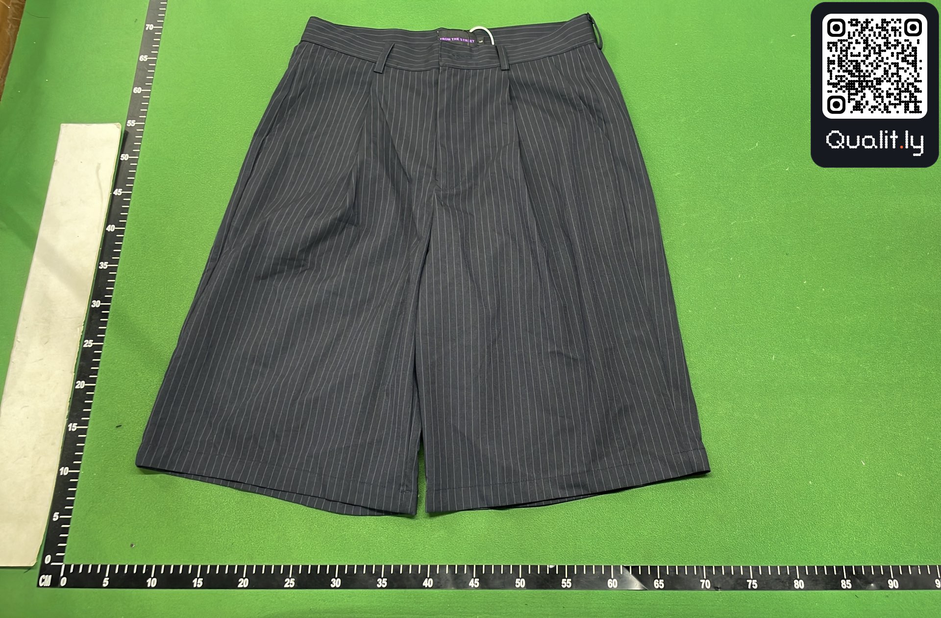 Shorts QC photo 2 of 38