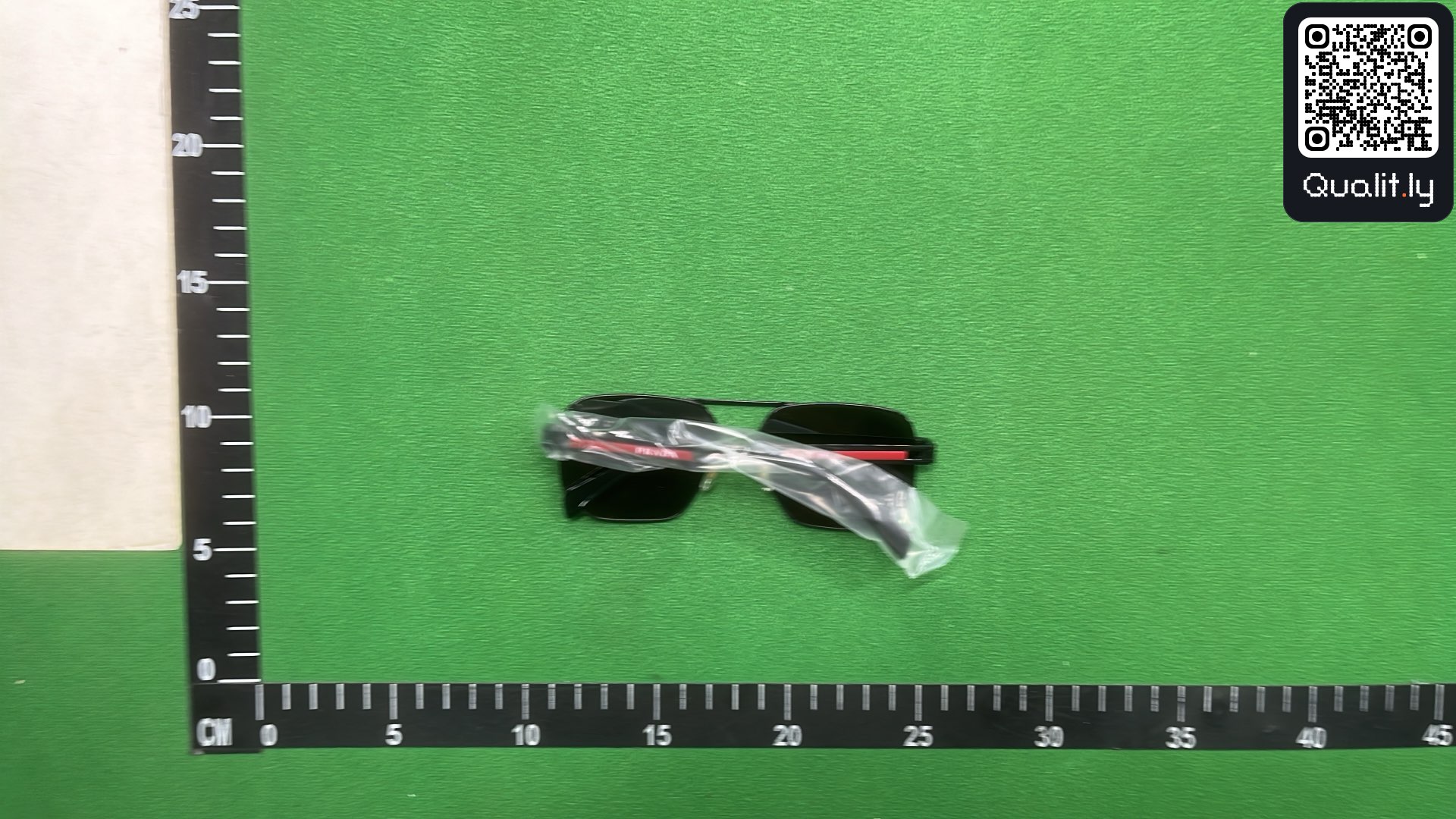 Sunglasses QC photo 2 of 3