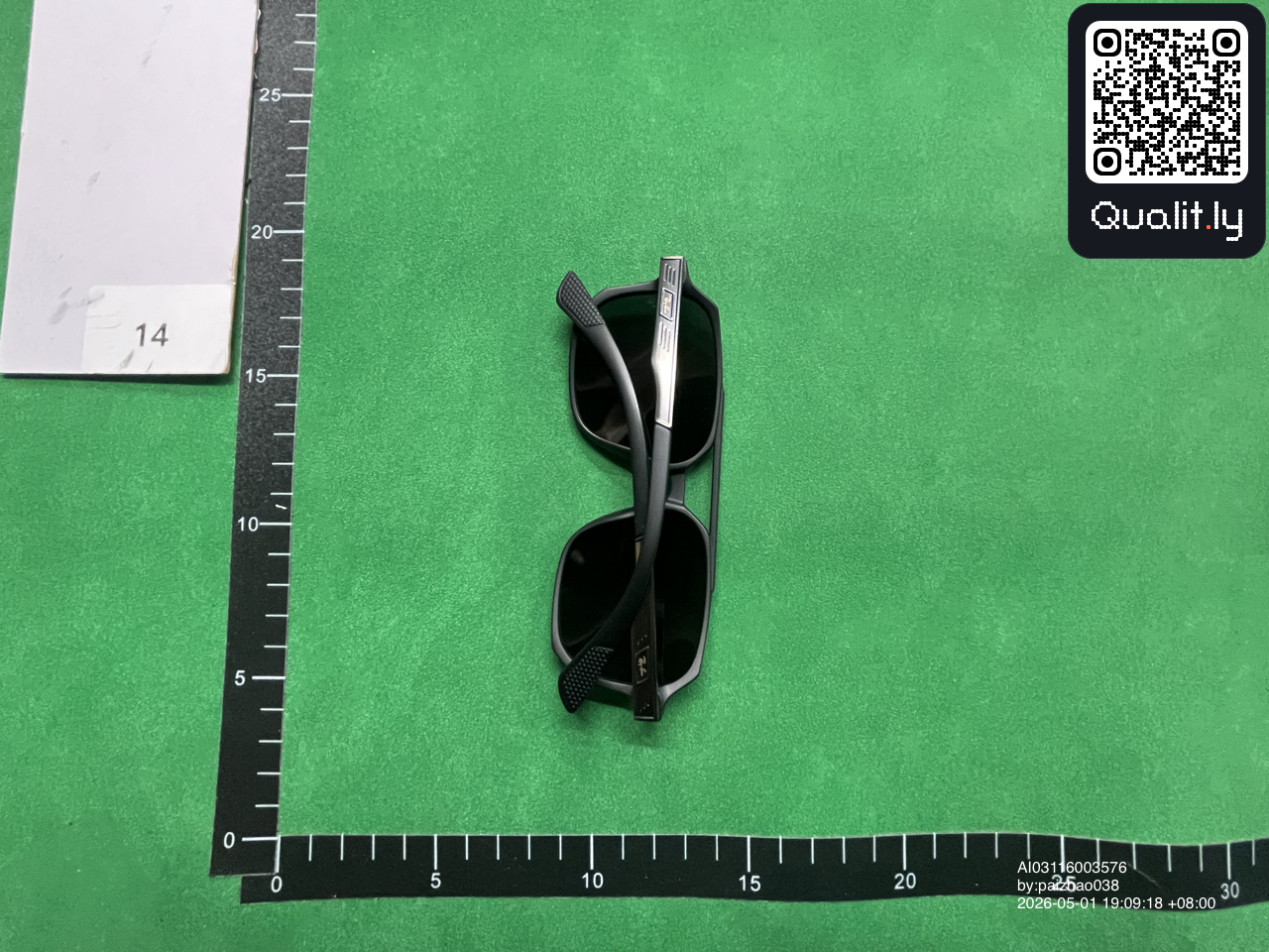 Sonnenbrille — QC-Foto 2 von 6
