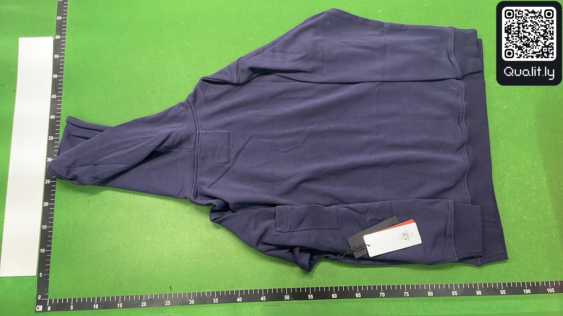 Hoodie QC photo 3 of 4