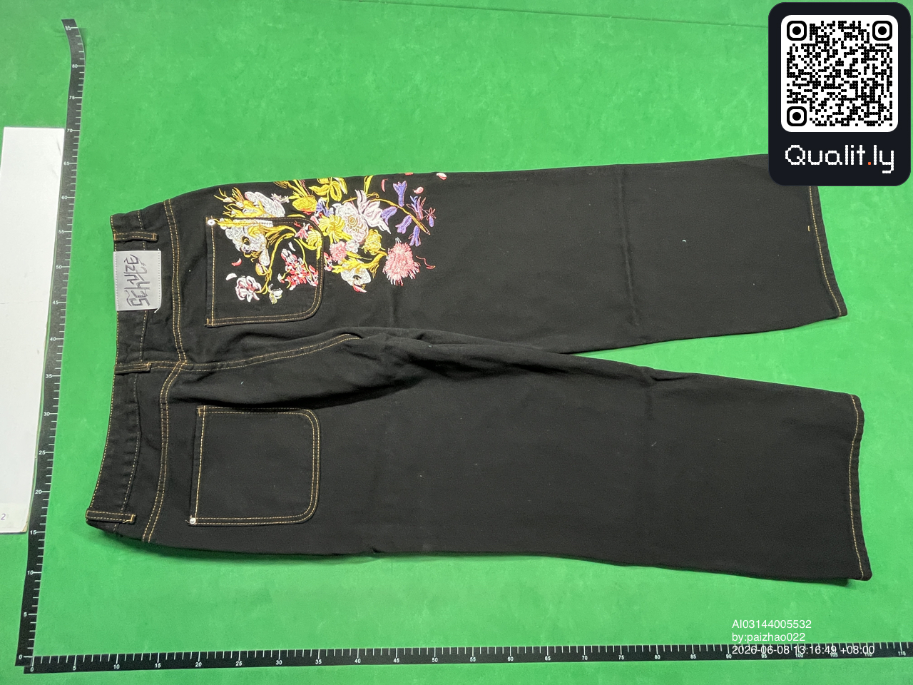 Jeans — foto QC 2 di 18