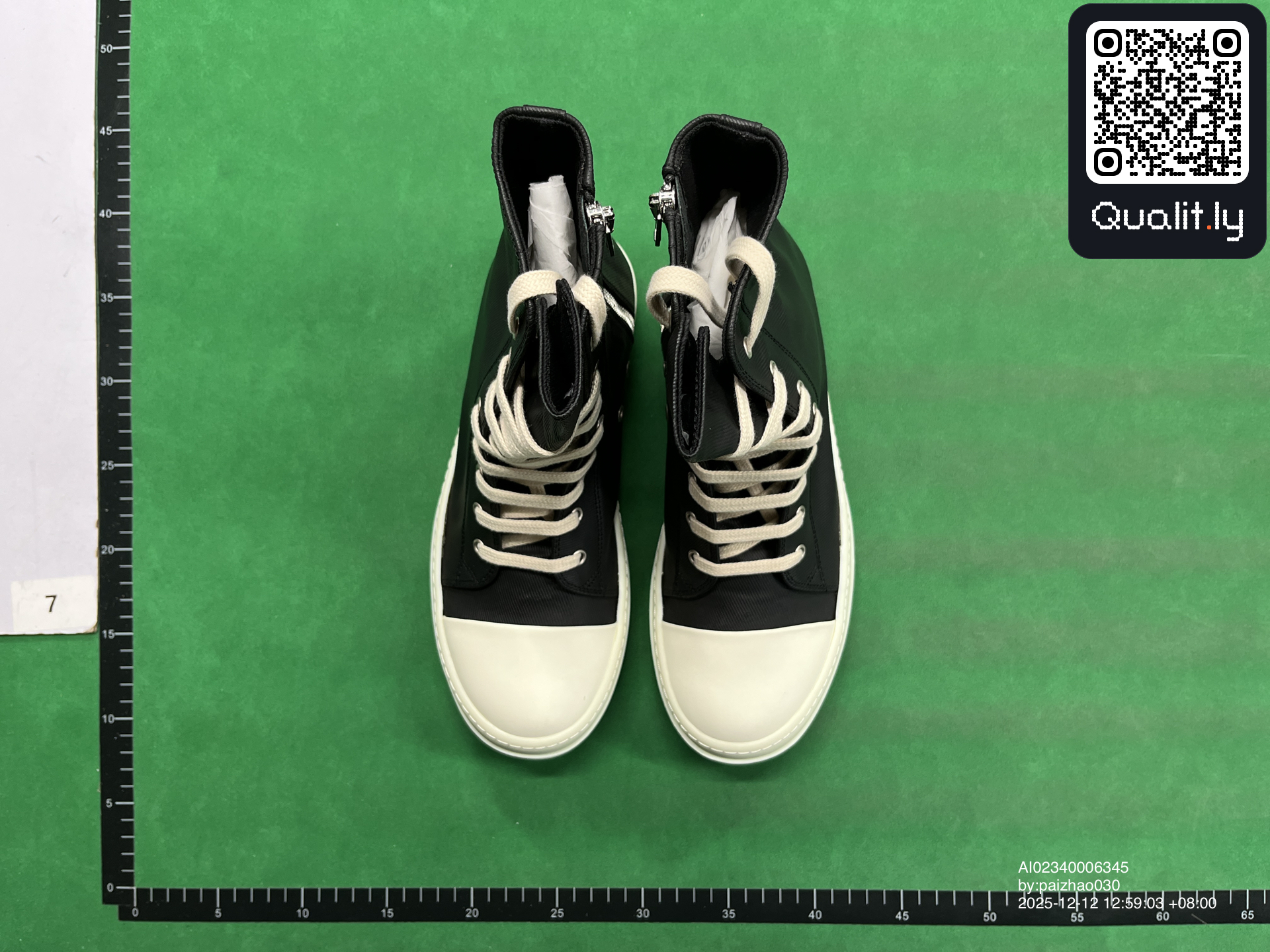 球鞋 QC 照片 1 / 26
