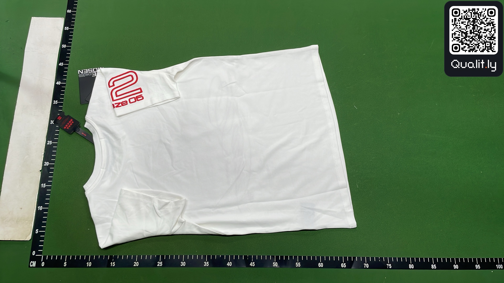 T-Shirt — QC-Foto 3 von 12