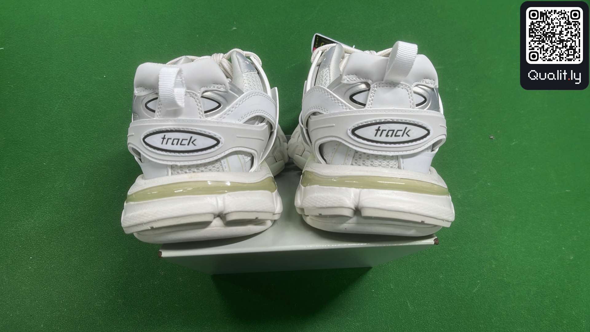Sneaker — QC-Foto 3 von 12