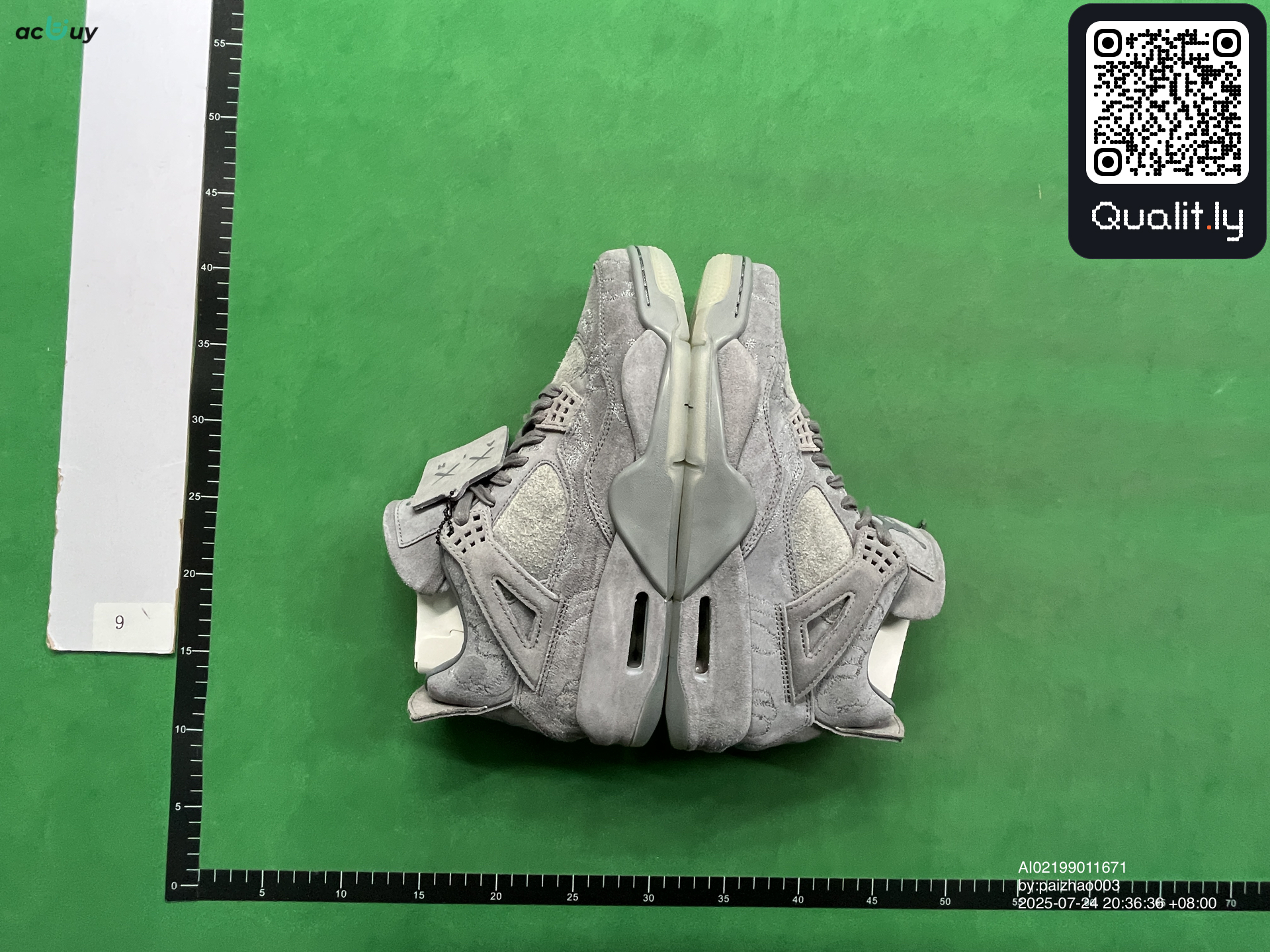 Sneakers QC photo 2 of 30