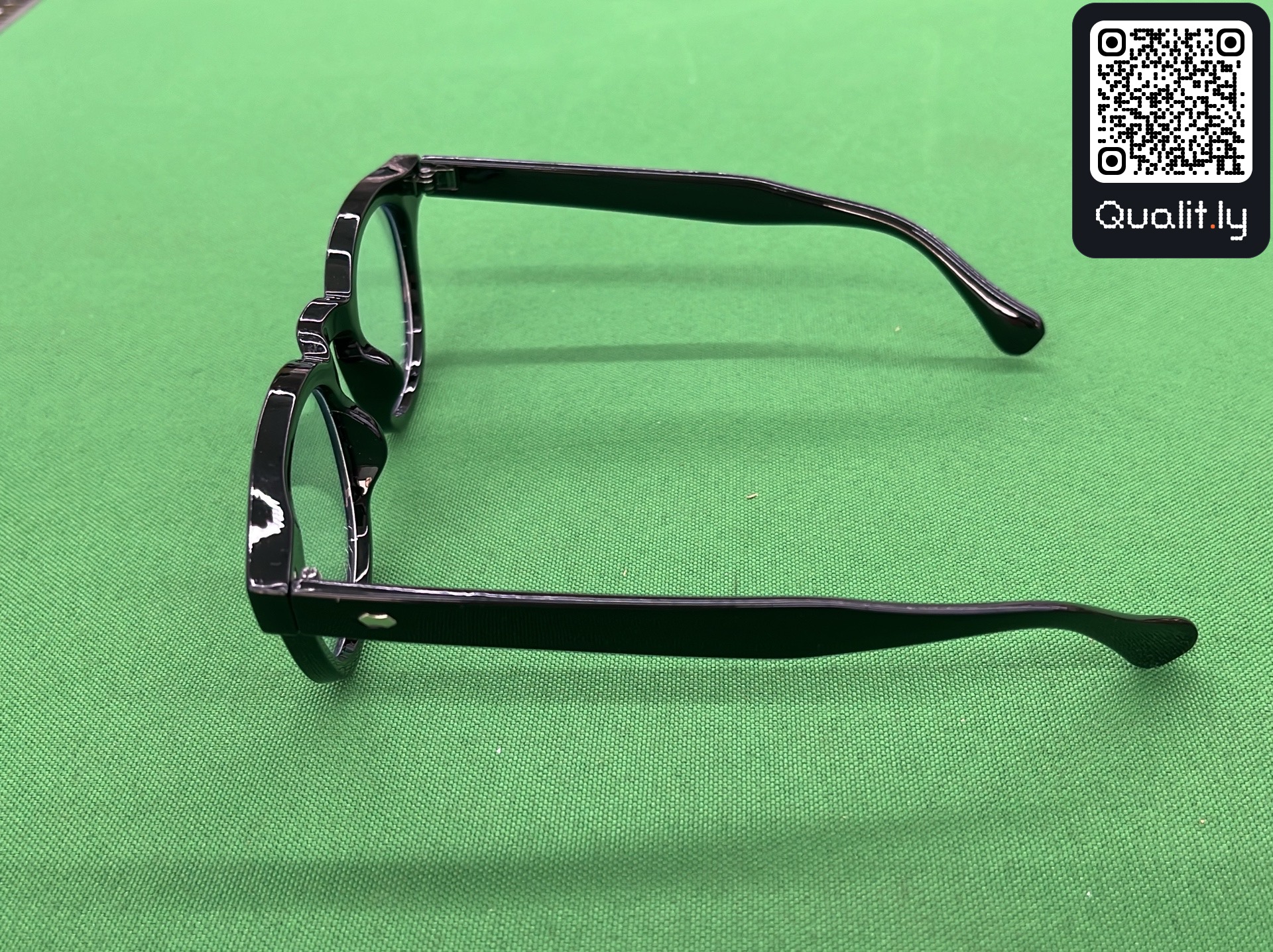 Sunglasses QC photo 3 of 40